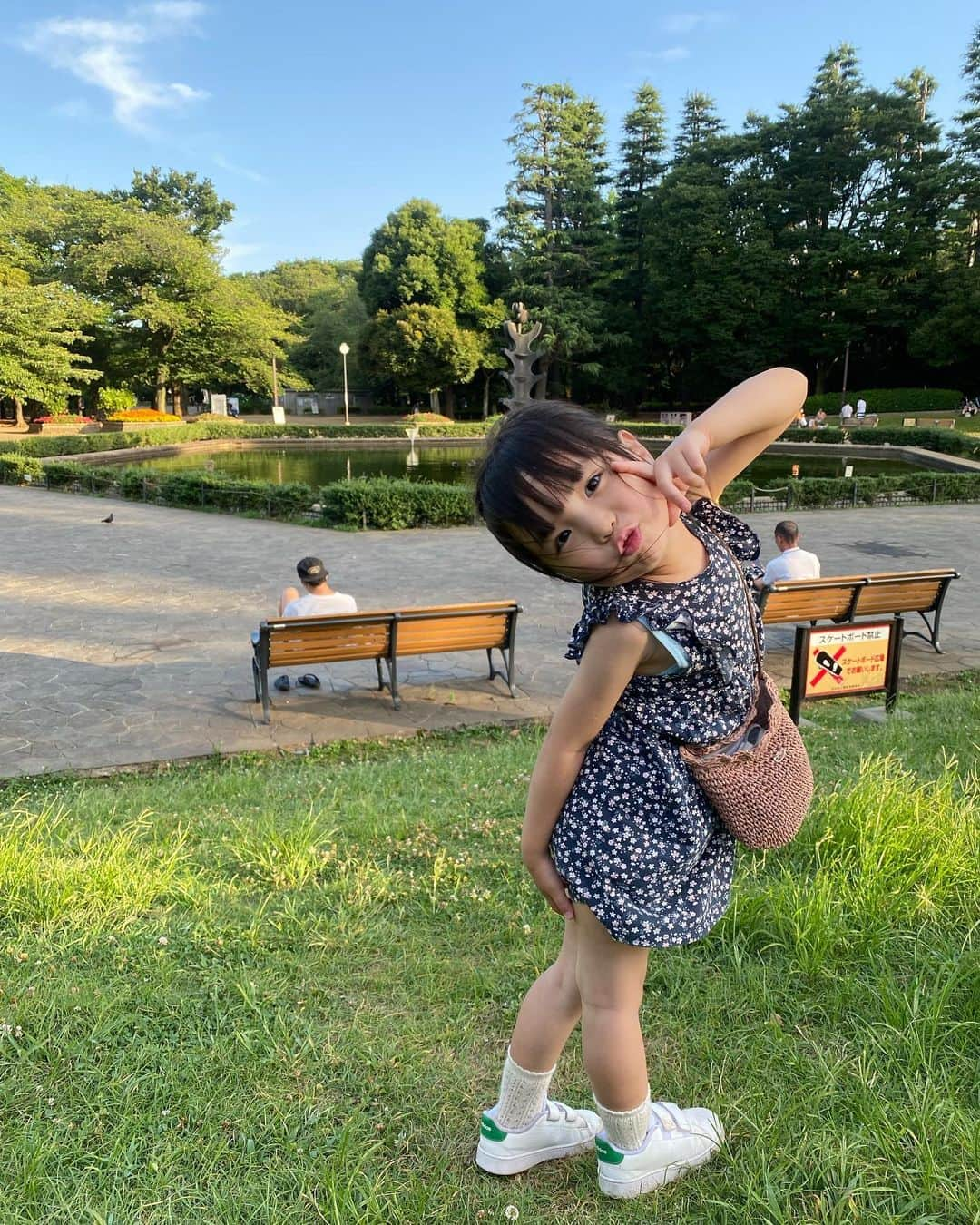 平尾優美花（ゆみちぃ）さんのインスタグラム写真 - (平尾優美花（ゆみちぃ）Instagram)「とある日のきゅうじつ🌼  世田谷公園はじめて行ったけど、なんかすごい良かった！ 広くって色んなことできて娘も楽しそうだった☺️🪴♡  近くのかんなでかき氷たべて @wa_kitchen_kanna  帰りはサンチャモニカでワイン飲んで帰ったー！ @sanchamonica55 さいこうー！笑🍷」9月12日 21時56分 - hirao_yumika