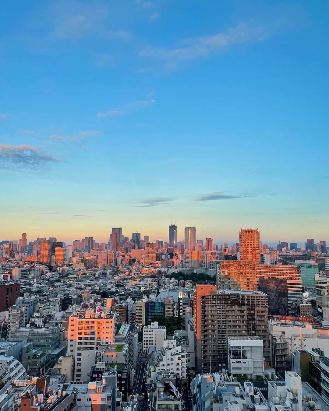 SÜMIREさんのインスタグラム写真 - (SÜMIREInstagram)「. i love this view 🌆 . #tokyo#shibuya#japan#view#sunset」9月12日 22時19分 - 12_sumiregram_26