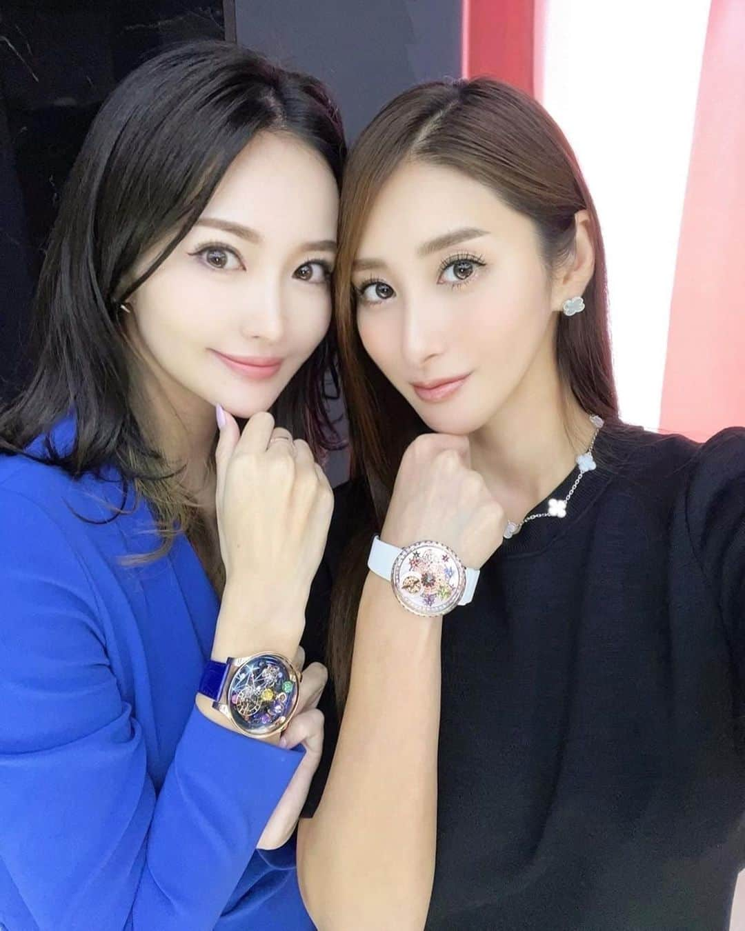 佐藤衣里子さんのインスタグラム写真 - (佐藤衣里子Instagram)「@jacobandco_japan のレセプションに行ってきました💕  日本初の正規店が銀座にできたよ❣️ 久しぶりにお会いする方がたくさんいて楽しかった〜💕  @ishiichan0325 さんご招待ありがとうございます😊✨♪  @usavitta も久しぶりだった💕  @jacobandco の時計がキラキラ眩しすぎて付けてるだけでテンションあがる🤩✨  女性はずっとキラキラしてたいね💕  #銀座 #レセプション #jacobandco #jacobandcojapan」9月13日 8時34分 - eriko0625