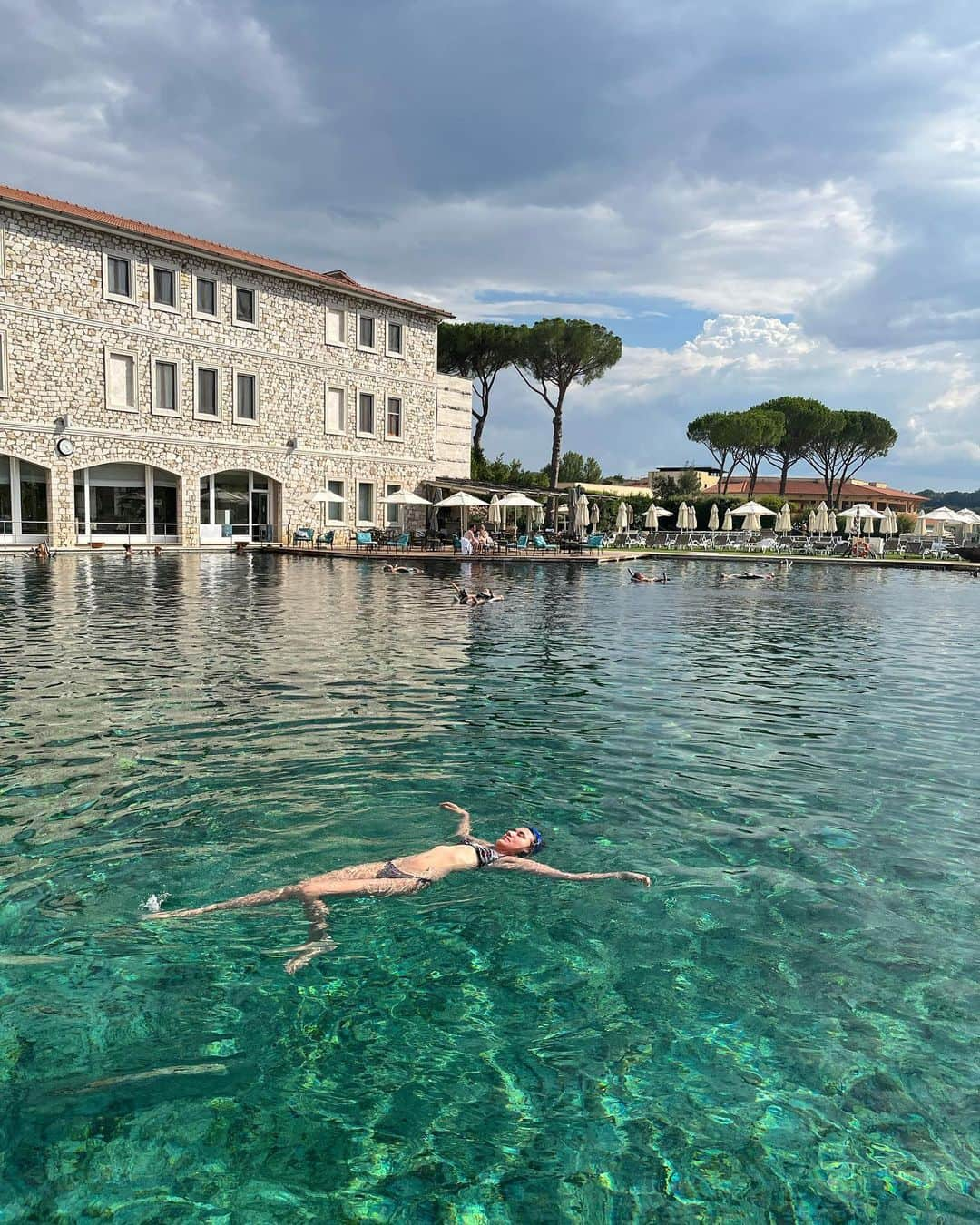 水原希子 さんのインスタグラム写真 - (水原希子 Instagram)「Take me back to Saturnia!!!🫶🏻🇮🇹」9月13日 12時46分 - i_am_kiko