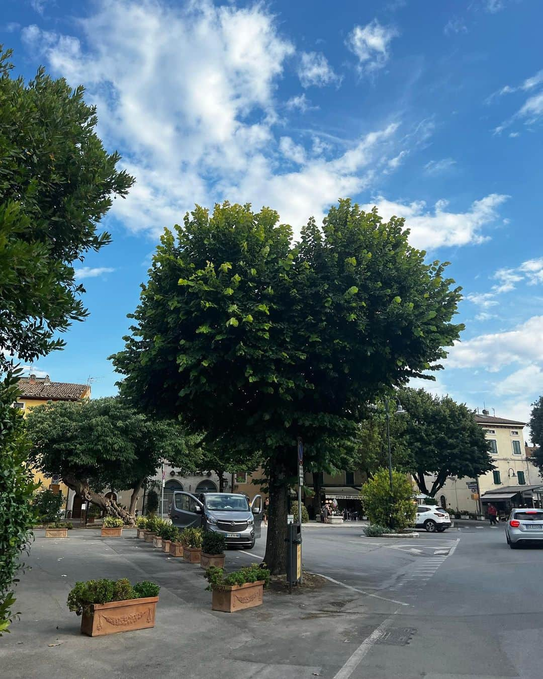 水原希子 さんのインスタグラム写真 - (水原希子 Instagram)「Take me back to Saturnia!!!🫶🏻🇮🇹」9月13日 12時46分 - i_am_kiko