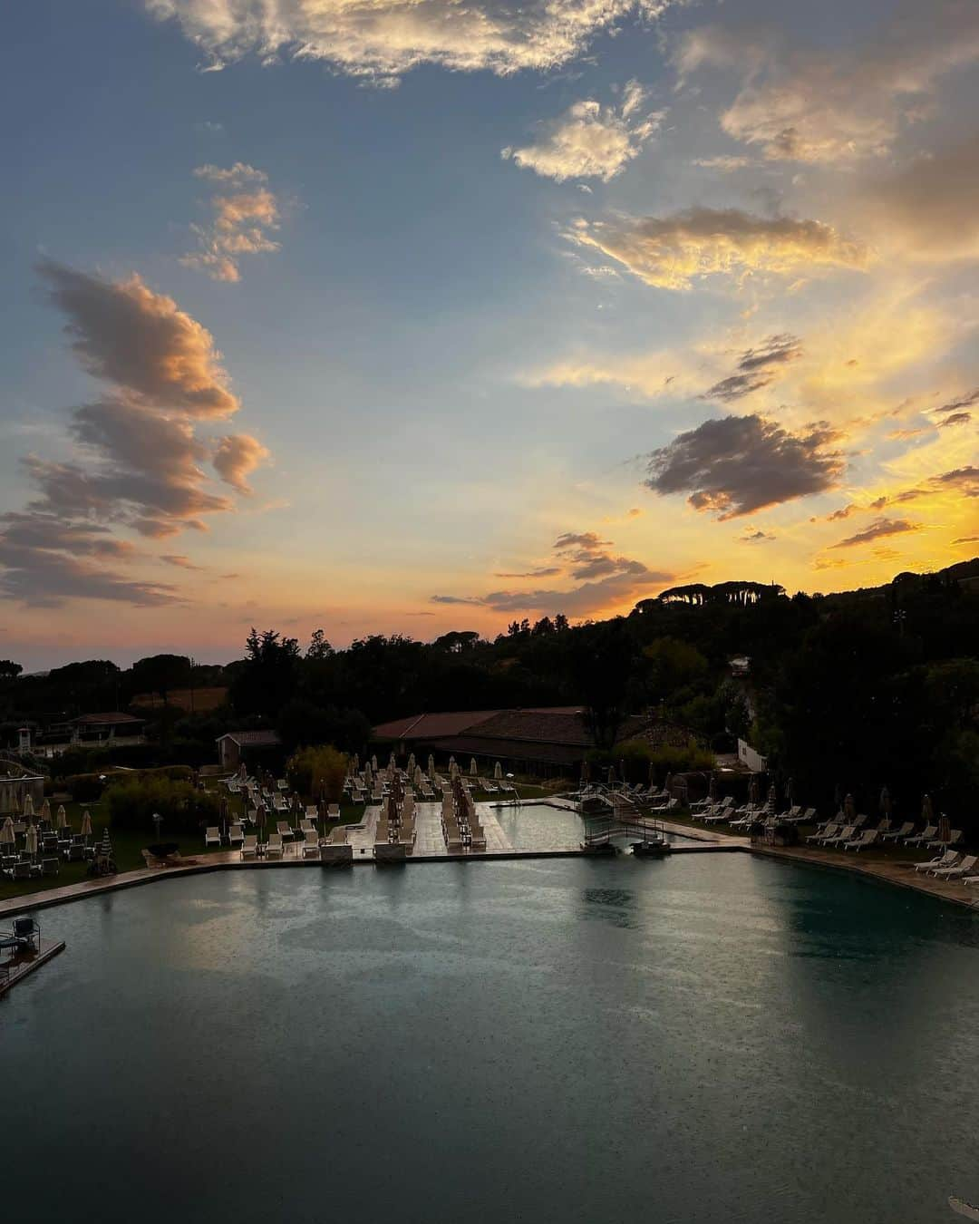 水原希子 さんのインスタグラム写真 - (水原希子 Instagram)「Take me back to Saturnia!!!🫶🏻🇮🇹」9月13日 12時46分 - i_am_kiko