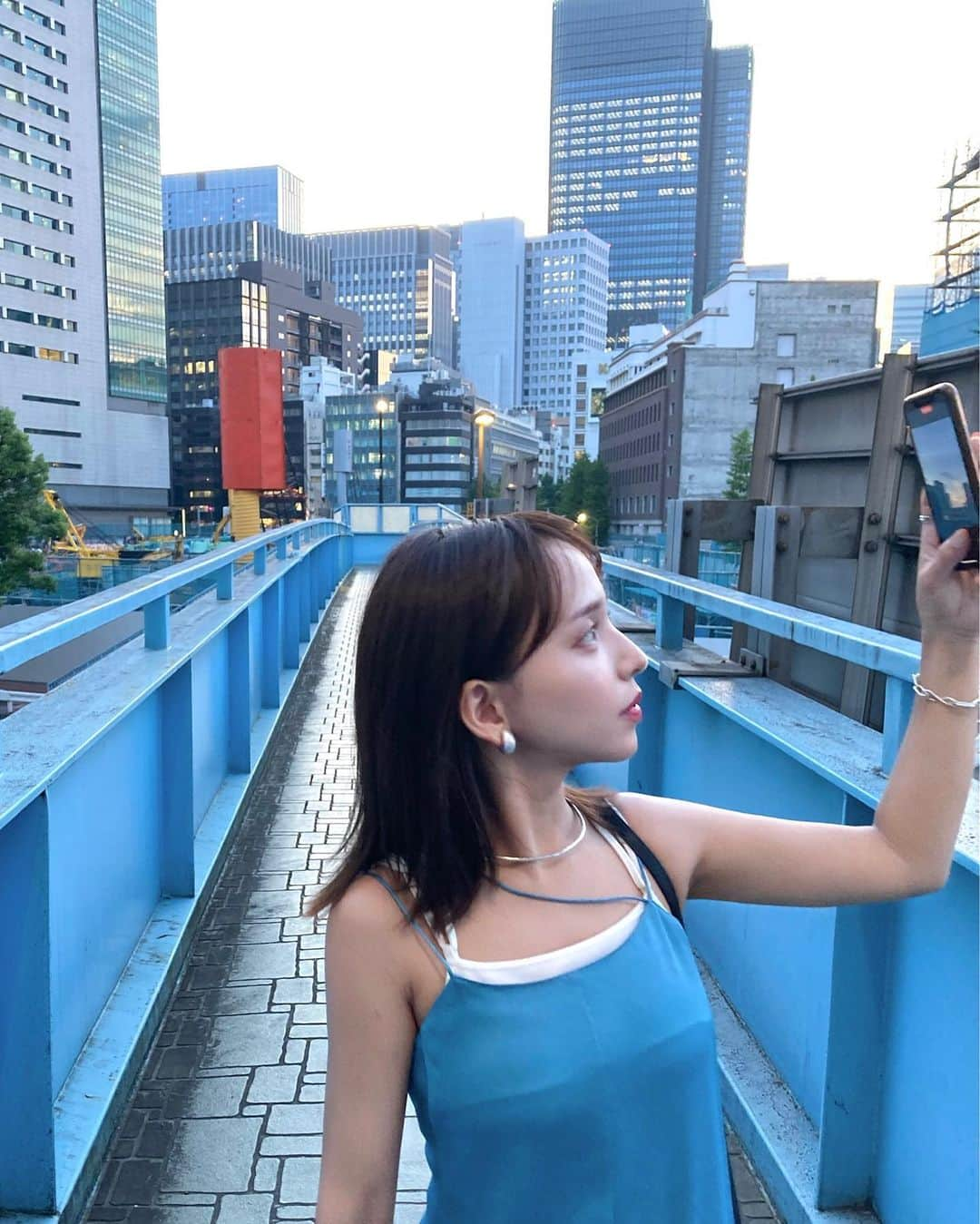 平尾優美花（ゆみちぃ）さんのインスタグラム写真 - (平尾優美花（ゆみちぃ）Instagram)「💙🪞👗🦋🧊🌎🛋🫐💎 @public_tokyo  この夏たくさん着たわんぴーす✌︎  #publictokyo#shein#polene」9月13日 20時26分 - hirao_yumika