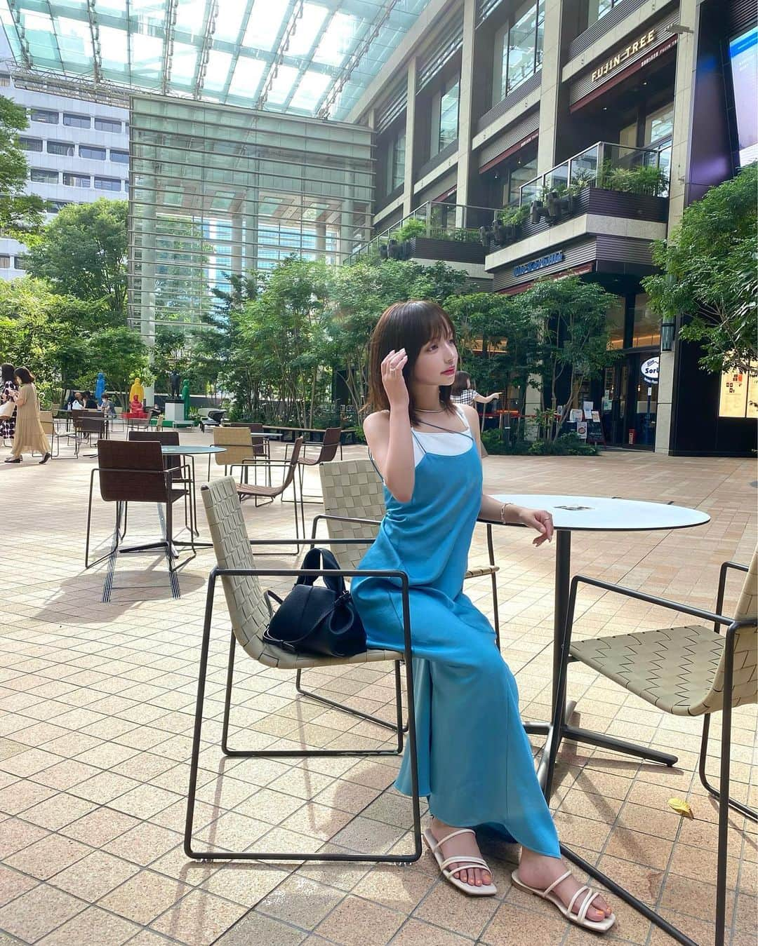 平尾優美花（ゆみちぃ）さんのインスタグラム写真 - (平尾優美花（ゆみちぃ）Instagram)「💙🪞👗🦋🧊🌎🛋🫐💎 @public_tokyo  この夏たくさん着たわんぴーす✌︎  #publictokyo#shein#polene」9月13日 20時26分 - hirao_yumika