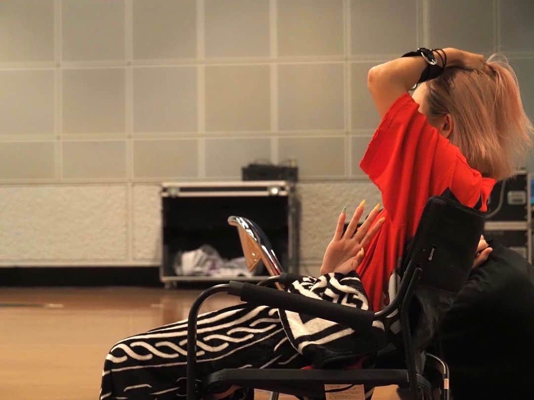 倖田來未さんのインスタグラム写真 - (倖田來未Instagram)「. リハーサル💃 氣志團万博のステージがとてつもなく大きいので場所の確認やらリハーサルしました！！ ⁡ #筋肉痛 #間違いなしのリハーサル #氣志團万博2022 #9月19日 #出演 #リハーサル #kodakumi #倖田來未」9月13日 21時53分 - kodakumi_official