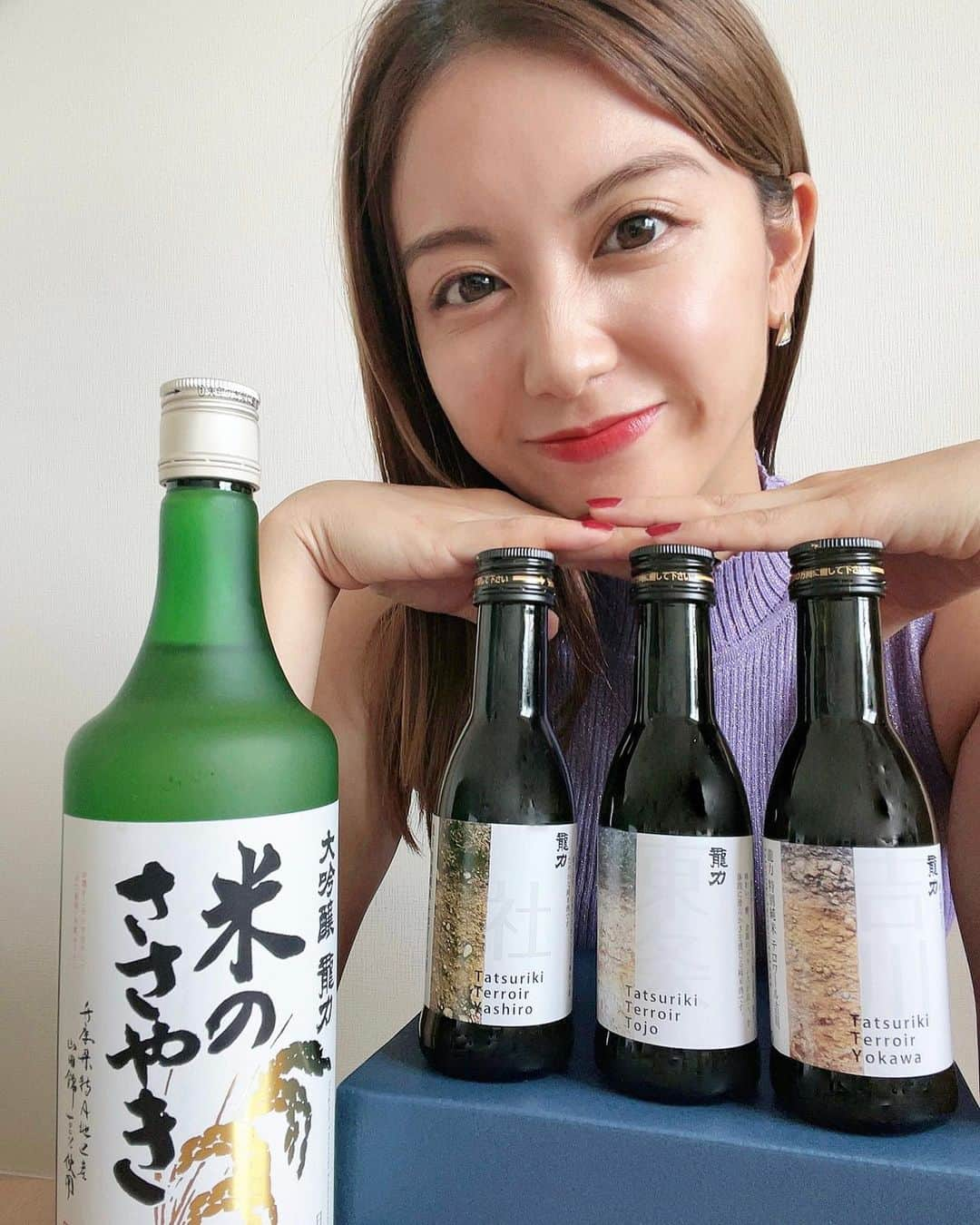 西村まどかさんのインスタグラム写真 - (西村まどかInstagram)「Enjoy 吟醸酒フェア事前生配信🍶 ㅤㅤㅤㅤㅤㅤㅤㅤㅤㅤㅤㅤㅤ ◻︎9/14(水)19:30-21:00 ■YouTube 日本吟醸協会ch ※参加無料 https://www.youtube.com/watch?v=9CuH3xIJX48 ㅤㅤㅤㅤㅤㅤㅤㅤㅤㅤㅤㅤㅤ 兵庫県 本田商店さん @tatsuriki_official の テロワール館から生配信させていただきます☺︎兵庫県といえば山田錦！私自身聞きたい事もたくさんなのでワクワクです🌾ぜひ参加してね！  そして、2022年12月31日までの限定オープンで、日本伝統の吟醸酒を最適な品質管理の商品を、適正な価格で購入出来る、期間限定オリジナルショップが開設🍶 "先着"約1000オーダーまで「送料無料」キャンペーンも実施しているそう！  日本酒は、管理状況によって、味が変わってしまいます。日本酒好きの方はもちろん、日本酒がちょっとでも気になってる方も、適切な環境で管理されている、おいしい日本酒達をこの機会にぜひ！♡  https://mercari-shops.com/shops/7qSpdx36ELmeNgX6xnVvJ4  #吟醸酒フェア #吟醸酒  #日本酒 #日本酒唎酒師  #本田商店 #龍力 #PR ㅤㅤㅤㅤㅤㅤㅤㅤㅤㅤㅤㅤㅤ」9月14日 9時37分 - madoka_nsmr