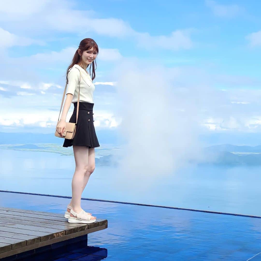 IKUMIさんのインスタグラム写真 - (IKUMIInstagram)「🫶 青色と湖と空のコントラストが最高♡  雲で見えないけど🤣🤣🤣  琵琶湖テラスのカフェでジェラートも食べたよ🍨  カフェでソファにゆったり座りながら 景色見るのも最高だった😗❤️  .  #琵琶湖テラス#琵琶湖バレイ#琵琶湖カフェ #琵琶湖#滋賀観光#滋賀旅行#滋賀ドライブ#関西旅行#関西観光#関西ドライブ#美脚#ノスタルジア#cherimi#シェリミー#randa#美脚#美脚モデル#関西モデル#ミニスカート#むちむち #太もも #太ももフェチ #太もも痩せたい #スレンダー#細身#撮影依頼受付中 #撮影依頼募集 #インスタグラマー#インフルエンサー#撮影モデル#モデル撮影」9月14日 22時09分 - miiiino3o