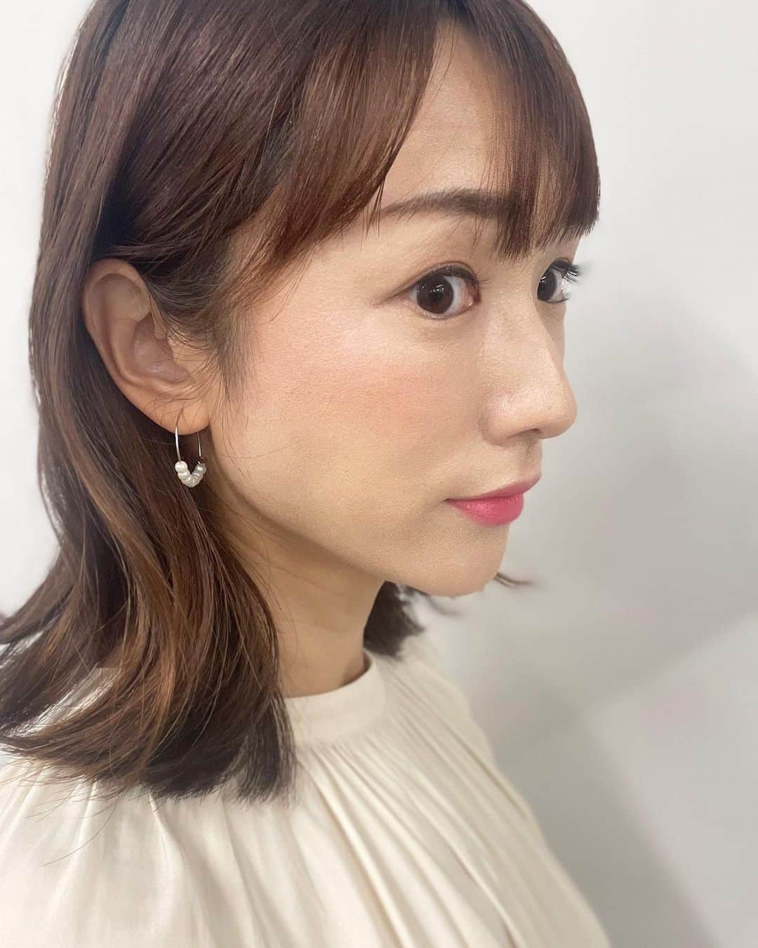 堂真理子さんのインスタグラム写真 - (堂真理子Instagram)「おはようございます😃♫ 今朝もアベモニをご覧下さった皆さま、ありがとうございます✨ 髪型は動きのある外ハネアレンジにしてもらいました💕  今朝の東京は、肌寒いくらいです。気温差が大きいので、体調にはお気をつけ下さい。  今日も頑張りましょう❣️   #アベモニ  #ありがとうございます  #髪型  #髪型アレンジ  #外ハネ   #堂真理子 #テレビ朝日 #アナウンサー」9月15日 9時54分 - mariko_do