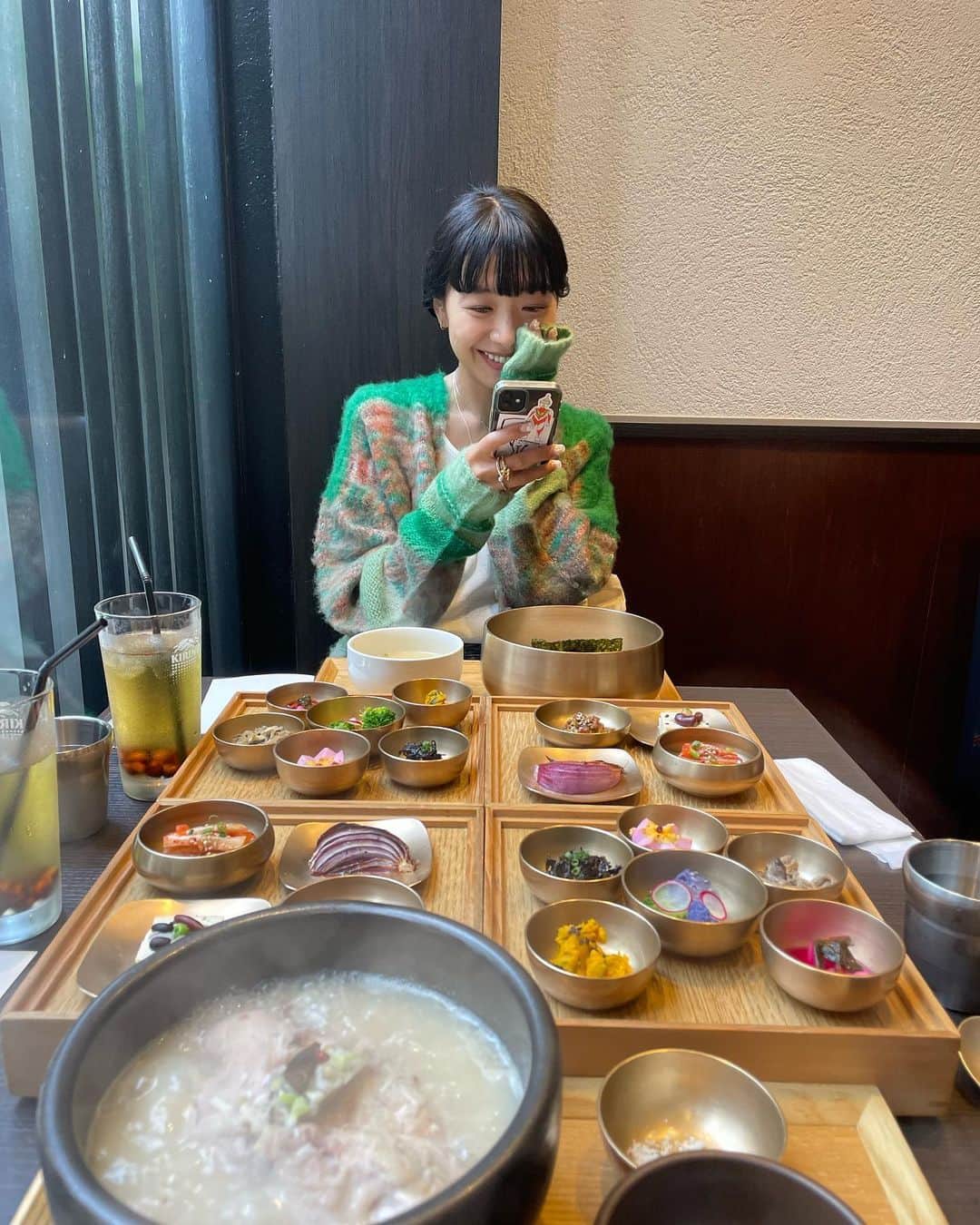 春名亜美さんのインスタグラム写真 - (春名亜美Instagram)「@chiku_y34 ちゃんと美味しい韓国料理食べに行こーってことで、お久しぶりの @newkoreanhasuo へ🇰🇷  ここは美味しいのは勿論だけど、見た目の美しさがハンパない。  lunchの後は一緒に展示会巡って、ちくちゃんとお買い物を楽しみました🛍 ・ ・ ・ #HASUO #韓国料理 #広尾韓国料理」9月15日 18時27分 - amiharunaami