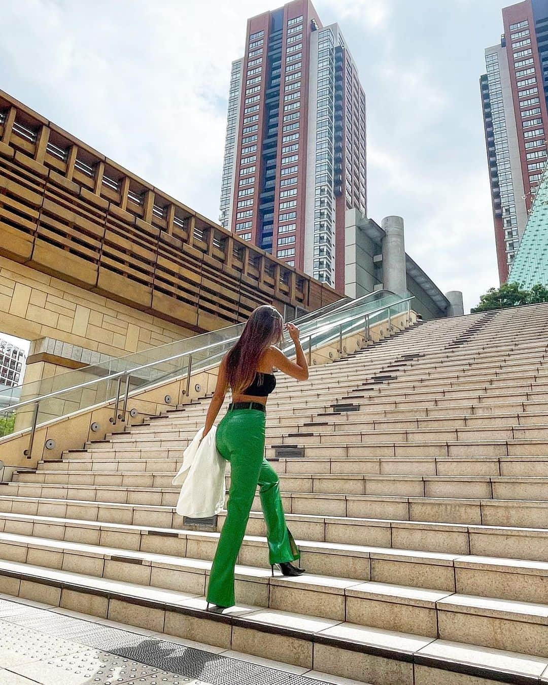 SÜMIREさんのインスタグラム写真 - (SÜMIREInstagram)「. day off 💚 珍しく私服post🤭 . #green#dayoff#ootd#roppongi#tokyo #休日#私服#グリーンコーデ#グリーン」9月15日 18時59分 - 12_sumiregram_26