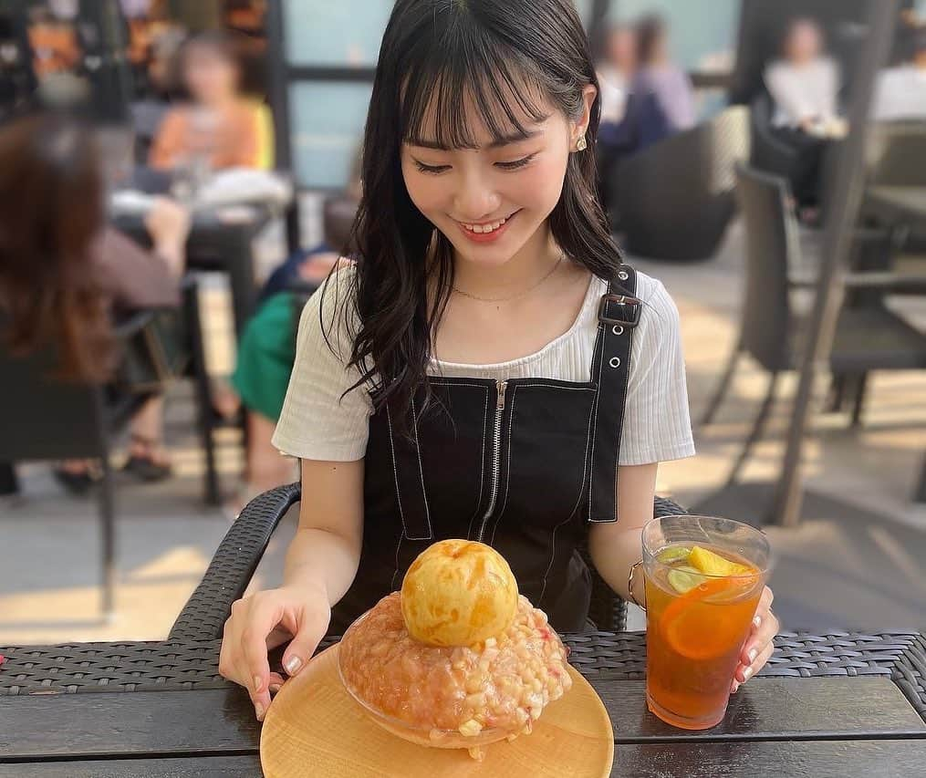 関谷瑠紀さんのインスタグラム写真 - (関谷瑠紀Instagram)「. 念願のダカフェ🍑 ⁡ この前大好きな人と行ってきました（女の子です 写真撮ってたら溶けてきて最後はスープに笑 でもとっても美味しかったのよ  ほんと甘いの大好き ⁡  #ダカフェ #かき氷 #ニコラ #nicola #ニコモ #関谷瑠紀」9月15日 19時58分 - ruki_0808