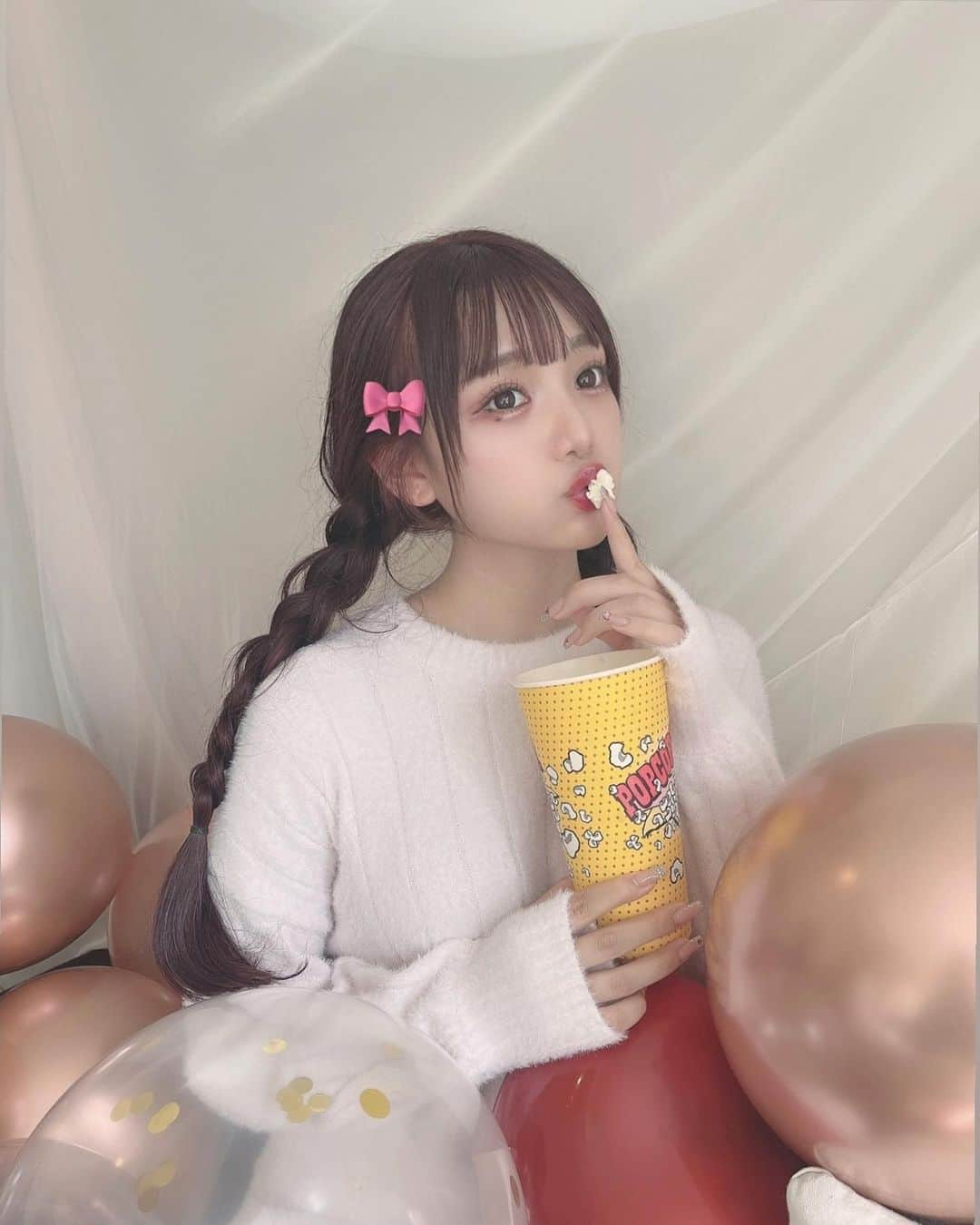 古澤里紗さんのインスタグラム写真 - (古澤里紗Instagram)「女子会した~🍰🎀'' . . Prime Studentを使ってパーティーしたよッ このお菓子が次の日届いちゃうなんて最高すぎて急に決まってもパーティーできちゃやん(；-；)💞  りょかさんとりこちゃん、りさちゃん、 まりちゃん、まなえちゃんとしました♡  また、集まりたい気持ち...(、._. )、♡ . . . #pr #PrimeStudent #プライムスチューデント  #アマゾンプライム   @ryoka_0720  @risa.shindo.620  @bbbbrikopanda  @milez728  @niwamanae」9月15日 22時24分 - fuuuuu_ri