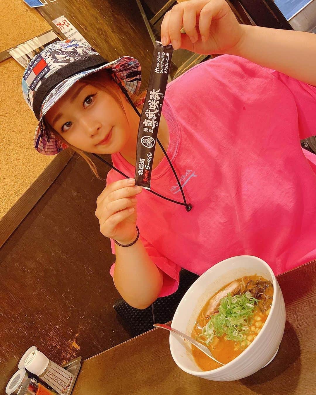 来栖あこさんのインスタグラム写真 - (来栖あこInstagram)「🍜 またまた@samurai.noodle さんに✨ 初めて食べる感じの麺だった😳❗️  トイレにマウスウォッシュあるのとか とっても良きでした〜🥰✨  PR @samurai.noodle #glutenfreetokyo #glutenfreeramen #麺匠真武咲弥 #真武咲弥 #渋谷ラーメン #玄米麺」9月15日 22時26分 - akopai.081