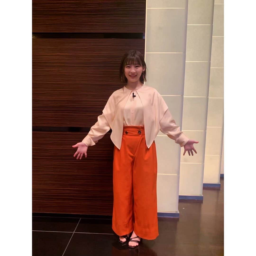 伊藤沙莉さんのインスタグラム写真 - (伊藤沙莉Instagram)「溜まっていた素敵お衣装コーナー👗❣️  「おはよう日本」 ニット スカート @lanvin_en_bleu_womens #LANVINenBleu ブーツ @quartierglam イヤリング @garni_official #GARNI  「ジュラシックワールドイベント」 トップス スカート @millanni @dressunreve サンダル @yelloshoes_official イヤリング @la_chiave_jewelry  「夜マックイベント」 ブラウス @kohslickucrro パンツ @wacca_official @dressunreve イヤリング @la_chiave_jewelry サンダル @daniella_and_gemma  「あなたに聴かせたい歌があるんだ試写会」 トップス スカート @beautifulpeople_officialsite  サンダル @jimmychoo イヤリング @mikufukamitsu リング @shisui_water @higashiyamapr  「ジュラシックワールド取材」 トップス @___shiio___ ワンピース @eslow__ イヤリング @ten.isetan  続く…」9月16日 21時23分 - itosairi