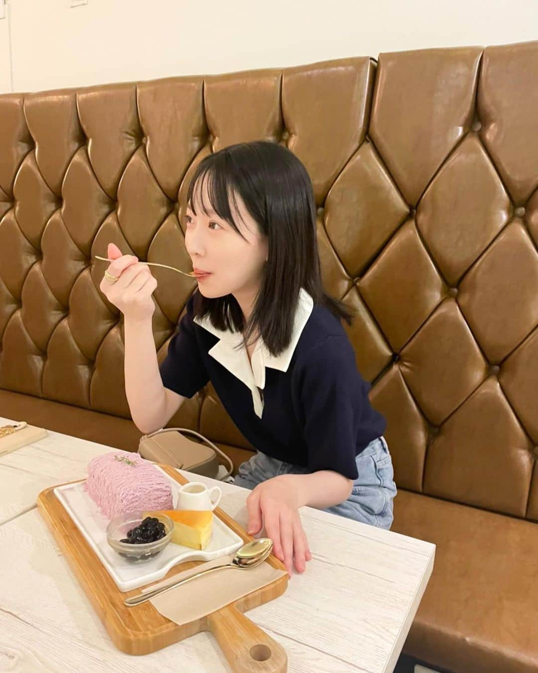 越智ゆらの（ゆらゆら）さんのインスタグラム写真 - (越智ゆらの（ゆらゆら）Instagram)「すっぴんでサムギョプサル食べてカフェした日~。お腹ぽんぽんなるとデニムのボタン外しちゃうけどあるあるだよね？？😥」9月16日 23時12分 - yula1018