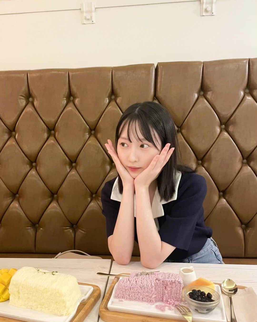 越智ゆらの（ゆらゆら）さんのインスタグラム写真 - (越智ゆらの（ゆらゆら）Instagram)「すっぴんでサムギョプサル食べてカフェした日~。お腹ぽんぽんなるとデニムのボタン外しちゃうけどあるあるだよね？？😥」9月16日 23時12分 - yula1018