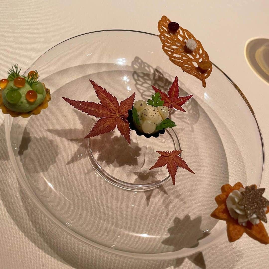 齋藤菜月さんのインスタグラム写真 - (齋藤菜月Instagram)「ロオジェ 美味しすぎたあ！ 前菜の栗のスープは人生で一番美味しいスープだった🥹  お祝いしていただきありがとうございます❤️  普段甘いもの苦手だけど 最後とデザートのワゴンまでたらふく食べた🤤❤️❤️ ご馳走様でした❣️  #losier#ロオジエ #誕生日#bd#💐#🎂#🍷#ありがとう」9月16日 23時18分 - irisnacchi