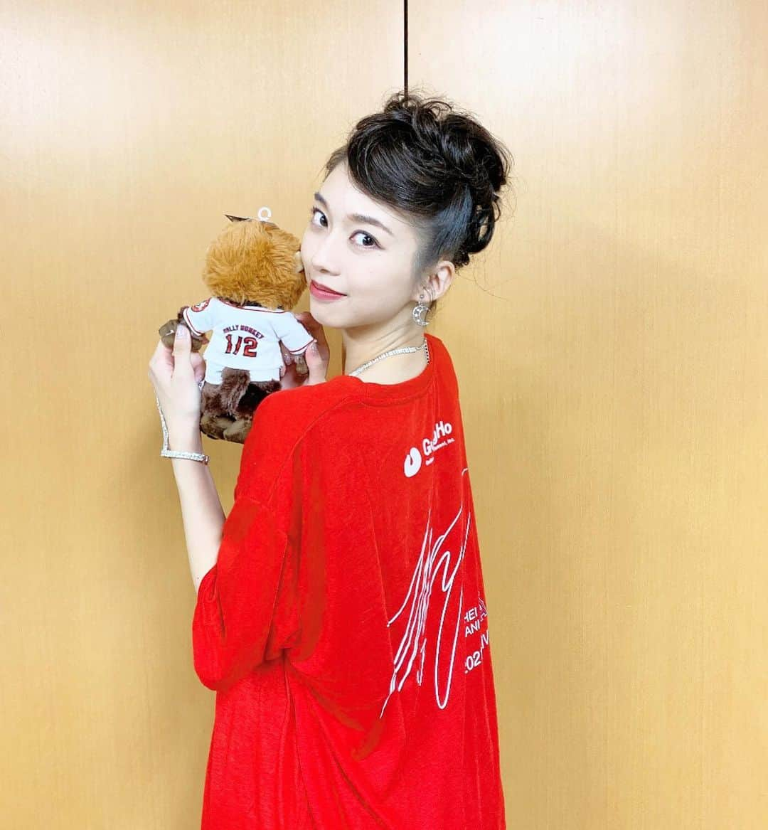 牧野真莉愛さんのインスタグラム写真 - (牧野真莉愛Instagram)「♡ ♡ ❤️🐒OHTANI福袋🐒❤️ プレゼント届きました🎁🐵 ⚾️ 迷わずに 駆け抜けろ 伝説の幕が開ける さあ 気持ち込めて 進め 狙い定め跳べ！大谷！夢の向こう側へ かっとばせ大谷 ↑ 心の中で歌った🐰🎵まりあ ⚾️ ✨㊗️モーニング娘｡結成25周年✨ 2022.9.14のお話🐵おしまい ♡ ♡  #MLB ⚾️ #ANGELS 🐒❤️ #SHOHEIOHTANI ✨ #モーニング娘22 #morningmusume22 #牧野真莉愛」9月16日 23時40分 - maria_makino.official