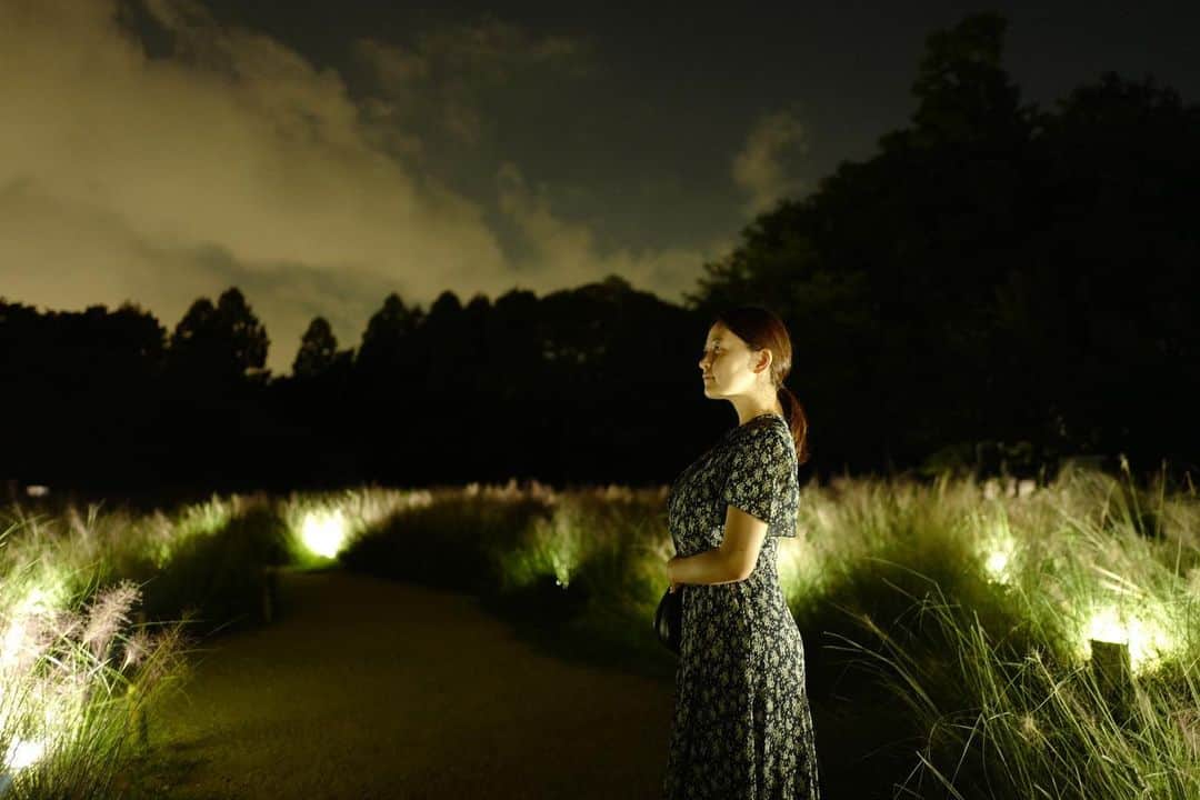柳瀬さきさんのインスタグラム写真 - (柳瀬さきInstagram)「大阪の長居植物園に行ってきたよ🌱💓 チームラボ @teamlab と コラボということで！！まなてぃと癒されてきました☺️  写真でみるよりもっときれい で楽しかった⭐️  写真もたくさん撮って もらいまちた😘 まなてぃ、ありがと💓 @manatmnt0116   #チームラボボタニカル　 #チームラボボタニカルガーデン大阪 #teamlab #チームラボ」9月17日 10時48分 - yanapai04