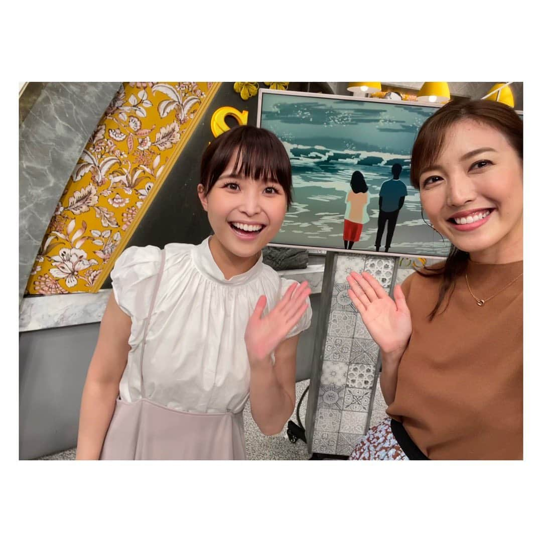 小澤陽子さんのインスタグラム写真 - (小澤陽子Instagram)「🟡🥚🥐🍳🍋🟨🌼  なんと今日は！ たまたま。 衣装も私服も、流行りの〝ジレ〟でした👗 しかも同じブランドの😂🤣すごい偶然🧵✧*。  リハが終わって本番前、 お弁当のほんの一口をお腹に入れて挑みます🥯😋  今日も楽しい１時間の生放送でした🍊  #腹が減っては戦はできぬ #番組カラー #黄色尽くし #おざよーfashion👗  #ジレ  #BSフジ #土曜午後１時 #週刊プライムオンラインS」9月17日 18時38分 - yoko.ozawa729