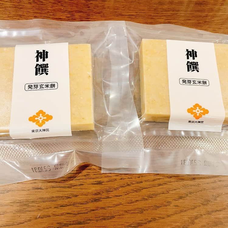 菊池桃子さんのインスタグラム写真 - (菊池桃子Instagram)「*  夫の誕生日と、私の怪我の快気祝い。 笑顔で明るいランチとなりました。 この日は、子供たちと一緒に東京大神宮で 厄除けもしました。✨ お餅は、東京大神宮でいただきました。  #元気です」9月17日 18時58分 - momoko_kikuchi_official