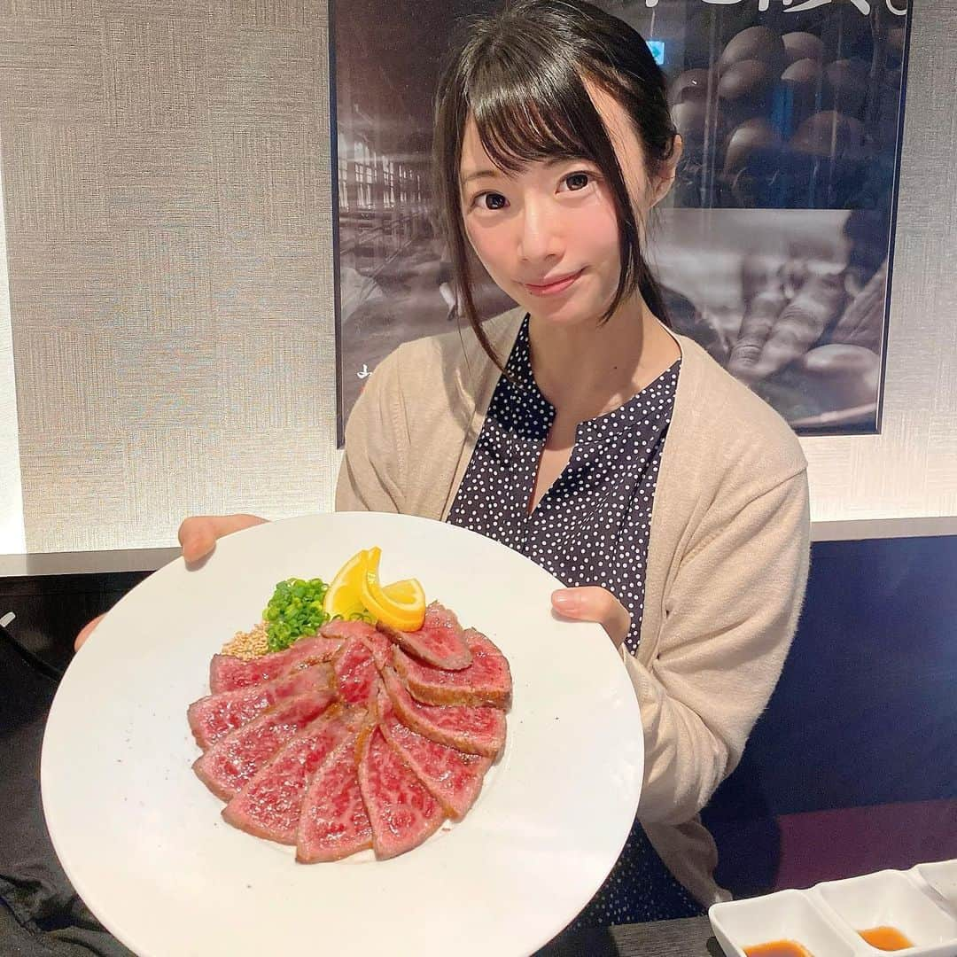 天津いちはさんのインスタグラム写真 - (天津いちはInstagram)「肉ケーキを頂いてきました🎂🐮  山形牛一頭買いITAMAE焼肉 美美さんにて アニバーサリーコースを頂いてきました🥓  花火も見れて楽しかったです🧨  PR @yakiniku_bibi #北千住グルメ #北千住焼肉 #足立区グルメ #肉ケーキ #美美 #東京焼肉 #itamae焼肉美美」9月17日 22時41分 - ichichiha