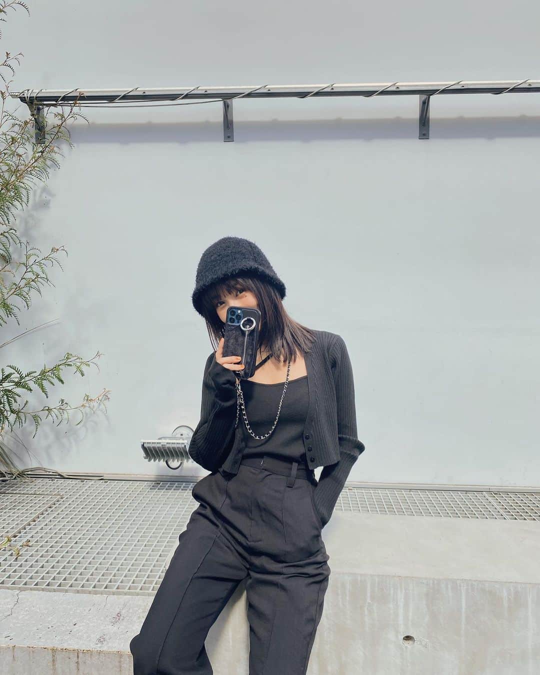 前田希美（まえのん）さんのインスタグラム写真 - (前田希美（まえのん）Instagram)「all black 🏁🖤  今日は雨ですが、 原宿でPOPUP開催中です。 みんな会いに来てください！  この日の私服は N WITH.の新作トップス 発売は来週です。お楽しみに~~  来週は大阪のTRIBECCACafeでの POPUPも楽しみです❤︎  #のんの私服 #code #fashion #nwith」9月18日 12時19分 - maeda_nozomi