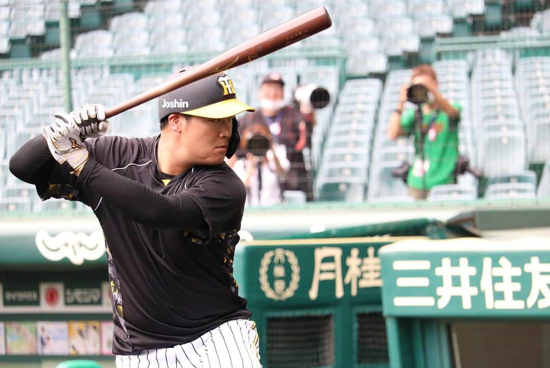 阪神タイガースさんのインスタグラム写真 - (阪神タイガースInstagram)「9月18日ヤクルト戦、本日の試合前練習の様子です！ #中野拓夢 選手 #坂本誠志郎 選手 #植田海 選手 #原口文仁 選手 #大山悠輔 選手 #小幡竜平 選手 #カイルケラー 選手 #藤浪晋太郎 選手 #西純矢 選手 #才木浩人 選手 #岩貞祐太 選手 #阪神タイガース  #イチにカケル！」9月18日 18時24分 - hanshintigers_official