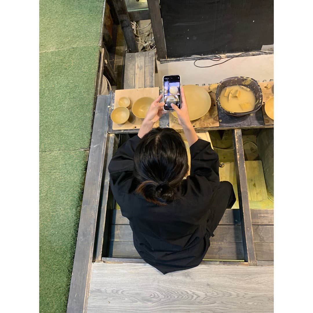 莉子さんのインスタグラム写真 - (莉子Instagram)「2ヶ月ほど前に初陶芸してきました！🥣 そしてやっと受け取りに行ってきた、、 素敵すぎる仕上がり、、（感動 ⁡ 自分が作った食器でご飯を食べる。。 はやく使いたい~☺︎ ⁡ 茶色の器はお友達の ２つとも可愛い、、愛おしい、、」9月18日 18時57分 - riko_riko1204