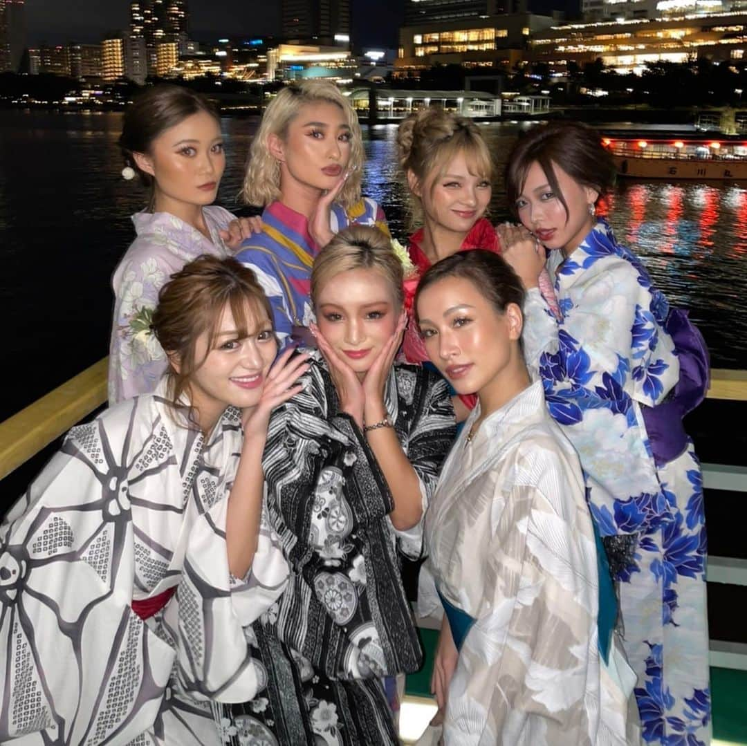 egg公式さんのインスタグラム写真 - (egg公式Instagram)「nuts✖️egg✖️小悪魔ageha  浴衣ギャル最強👘✨ もう夏が終わっちゃったね🥵💦  雑誌も発売するし、冬もeggの思い出たくさんつくるよ〜‼️  #egg #ギャル #ギャルしか勝たん #ギャルが1番可愛い #GAL #gyaru #swimwear #白ギャル #黒ギャル #ギャルママ #うさギャル #ぎゃう #浴衣ギャル #浴衣 #屋形船 #nuts #姉ギャル #小悪魔ageha #姫ギャル」9月18日 20時42分 - new_eggofficial