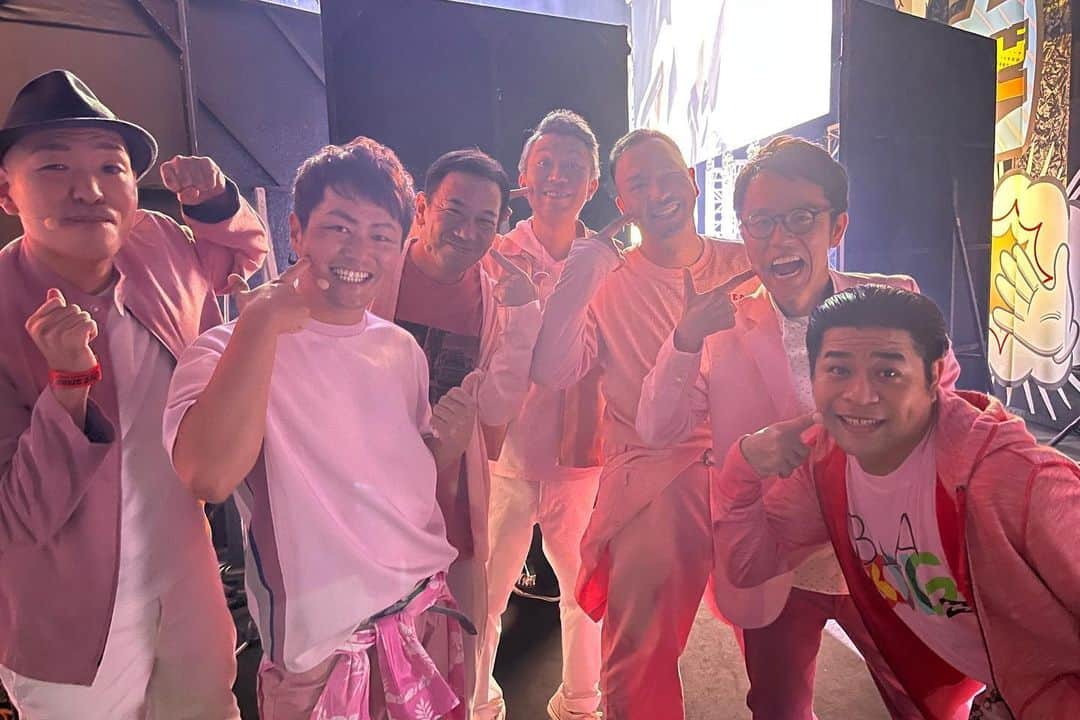 梅村賢太郎さんのインスタグラム写真 - (梅村賢太郎Instagram)「3枚あります→ #ライブスタンド #黒白歌合戦 #なにわ男子 #大阪城ホール #ありがとうございました #お笑いナタリー にも載れました #トークライブ #おそらくやります #おじさん」9月19日 12時04分 - rahujigenume