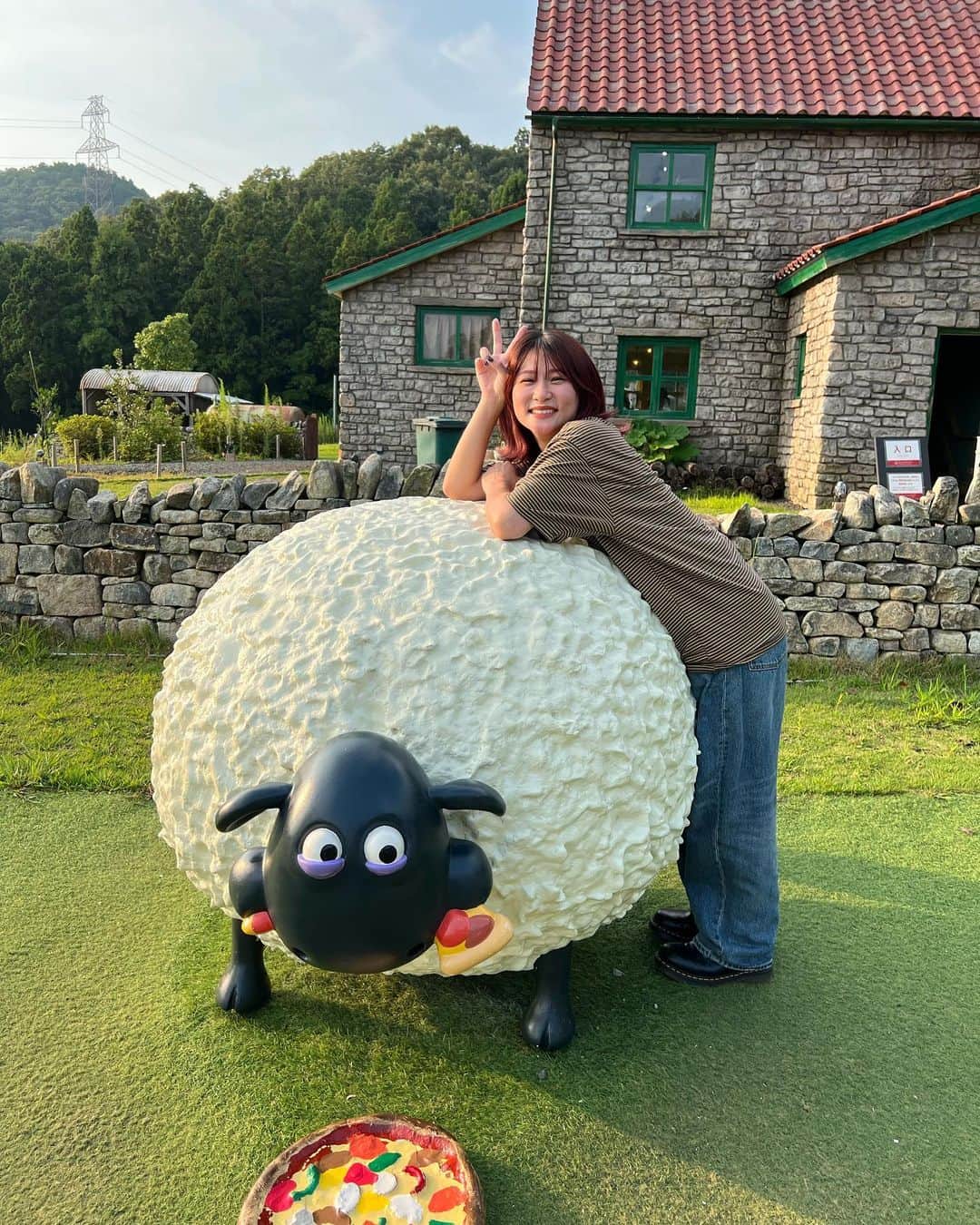 いちえ（夜のひと笑い）さんのインスタグラム写真 - (いちえ（夜のひと笑い）Instagram)「羊にあって来た🐏 世界観可愛かったな〜  上の服も下の服も @xgirljp」9月19日 16時51分 - hnkichie27