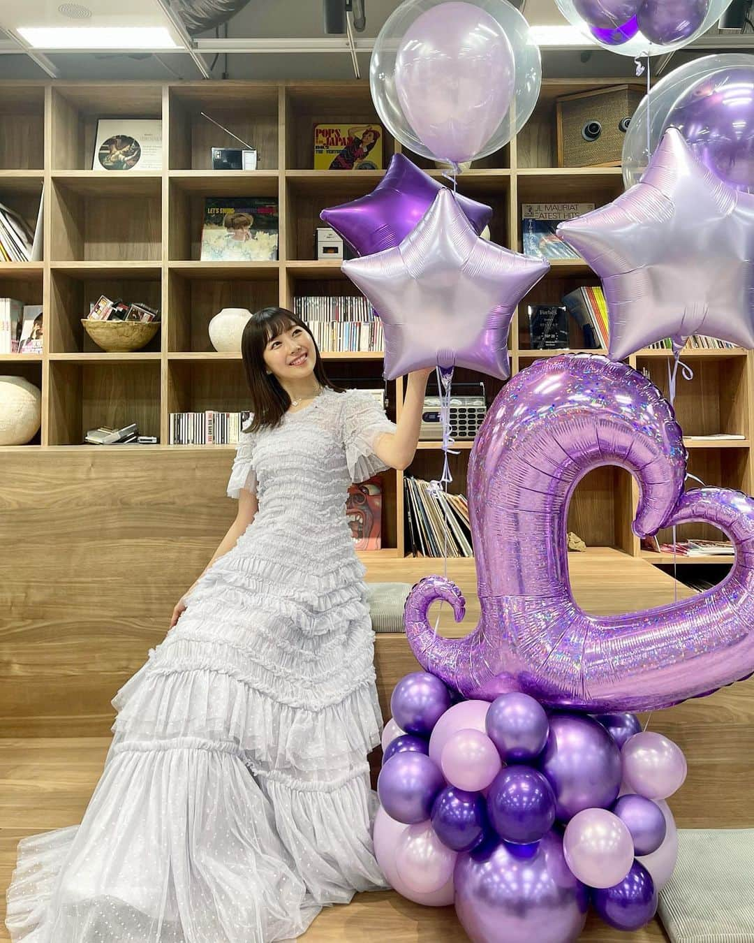 渡辺美優紀さんのインスタグラム写真 - (渡辺美優紀Instagram)「. 本日お誕生日ガールでした🎀 自分がラスト20代って信じられないひとです🙃🤍 しっかりと成長できる1年間にしたいと思っています。 そして生まれた時につけていただいた名前のように、自分なりにではありますが、美しく優しい生き方ができるように精進します！ 今年もたくさんのお祝いをありがとうございます❤︎幸せ者です！ . #無加工pic #無加工  #ロブ  #みるきーバースデー2022  #美優紀の部屋2022」9月19日 20時45分 - miyukichan919