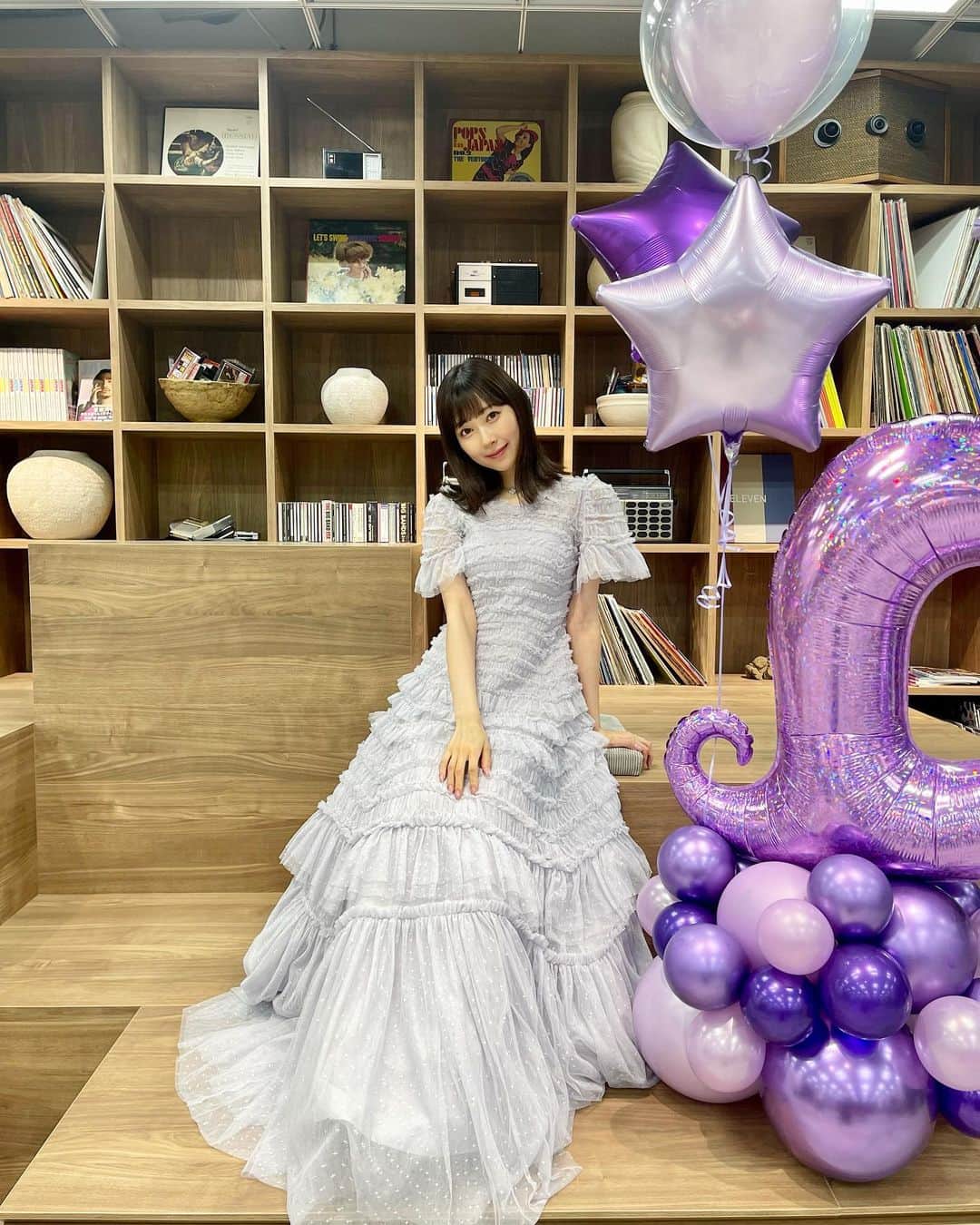 渡辺美優紀さんのインスタグラム写真 - (渡辺美優紀Instagram)「. 本日お誕生日ガールでした🎀 自分がラスト20代って信じられないひとです🙃🤍 しっかりと成長できる1年間にしたいと思っています。 そして生まれた時につけていただいた名前のように、自分なりにではありますが、美しく優しい生き方ができるように精進します！ 今年もたくさんのお祝いをありがとうございます❤︎幸せ者です！ . #無加工pic #無加工  #ロブ  #みるきーバースデー2022  #美優紀の部屋2022」9月19日 20時45分 - miyukichan919