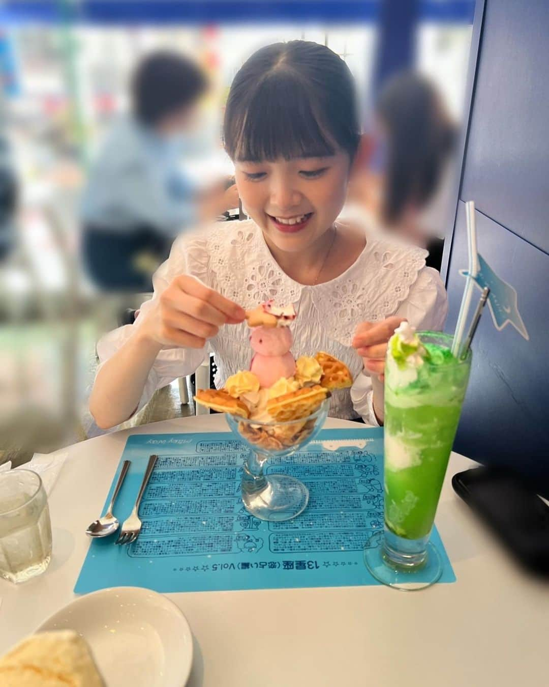 ANGERMEさんのインスタグラム写真 - (ANGERMEInstagram)「.  か！わ！い！す！ぎ！  パフェを食べるわかなちゃん😇🍒  #ANGERME#アンジュルム#松本わかな#パフェ越しのわかなちゃん#かわむかめら」9月19日 21時44分 - angerme_official