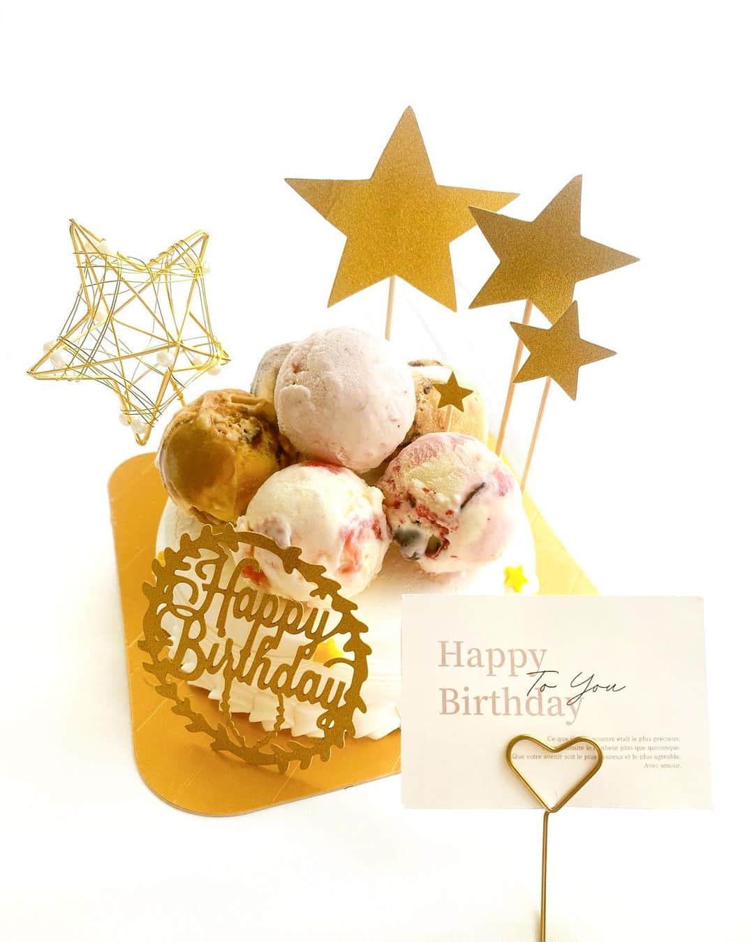込山榛香さんのインスタグラム写真 - (込山榛香Instagram)「31の誕生日ケーキ頂きました🎂🍨 ⁡ ⁡ 嬉しい〜♡ ⁡ ずっと食べてみたかったんだ✨ ⁡ ⁡ 皆さんは31で何が1番好きですか？ ⁡ ⁡ ⁡ ⁡ #31 #アイスケーキ #誕生日ケーキ #誕生日」9月19日 21時55分 - komiharu_official