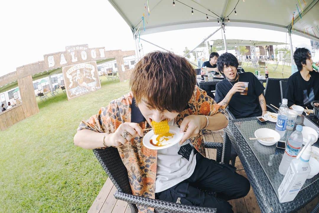 竹中雄大さんのインスタグラム写真 - (竹中雄大Instagram)「夏フェスって最高やな〜。 来年も沢山出れますように。  #写真はワイバンにて #この日はきゅうり8本食べた」9月20日 21時00分 - yudai_vo
