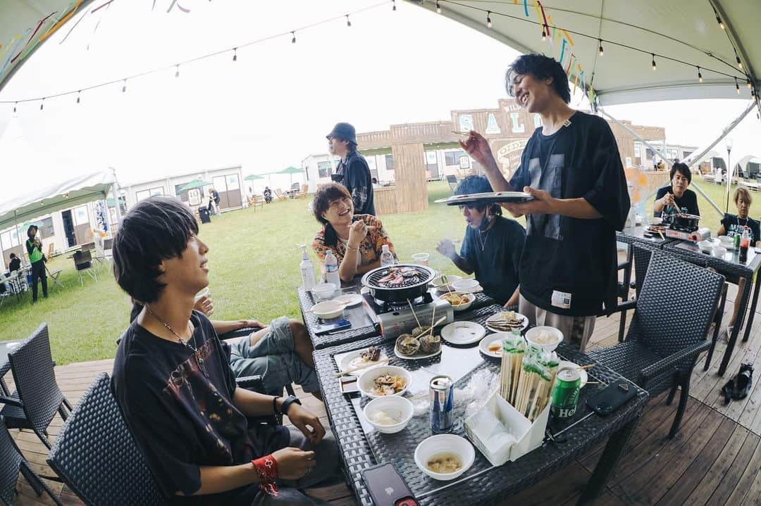 竹中雄大さんのインスタグラム写真 - (竹中雄大Instagram)「夏フェスって最高やな〜。 来年も沢山出れますように。  #写真はワイバンにて #この日はきゅうり8本食べた」9月20日 21時00分 - yudai_vo