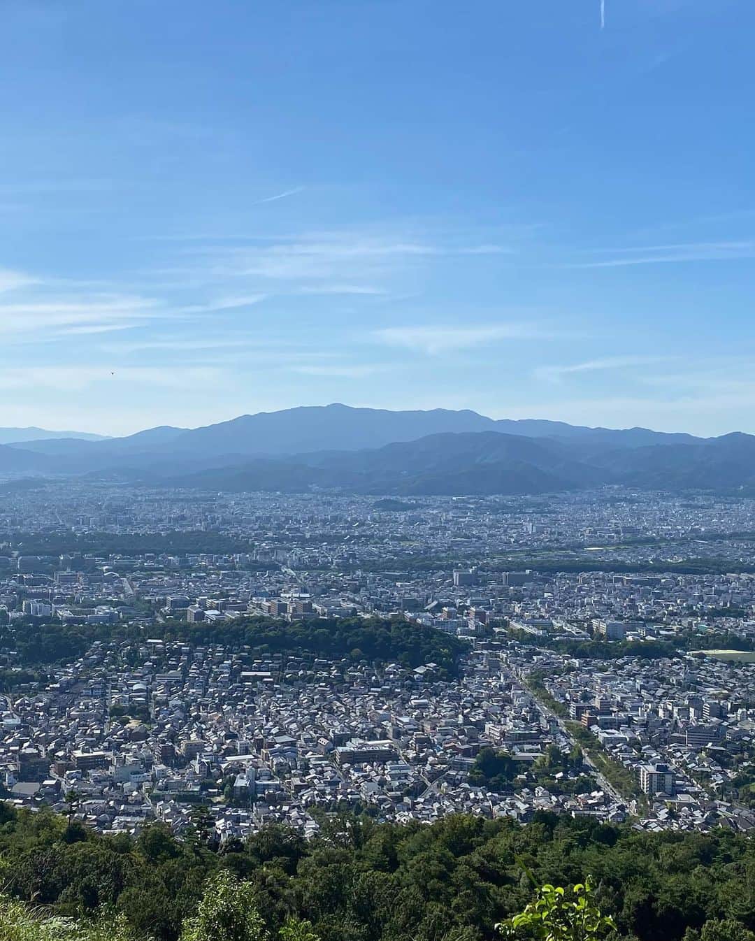 芹那さんのインスタグラム写真 - (芹那Instagram)「#山登り 第一弾💚🌿🍃 #大文字山  １時間ほどで登って １時間ほど頂上でランチして １時間ほどで降りてきたよ🤗 次はもう少し高めの山にチャレンジ✊🏻💓目指せ３０代で富士山🗻💫最初の何歩かで息切れ止まらないしもう無理かもって思ったけれど全てが面白くなっちゃう愉快な仲間のおかげで乗り越えられた🫶🏻🫶🏻🫶🏻お誕生日登山だったの⛰🥾👏🏻🎂🍅  👒 @newerajapan ✖️ @miffy_official  👗👟 @puma @pumajapan ✖️ @libertylondon @libertyjapan   #京都 #京都観光 #京都旅行 #京都旅 #京都散策 #京都散歩 #京都ぶらり旅 #山登り好きな人と繋がりたい #山登りコーデ #山登り女子 #登山 #登山コーデ #登山女子 #登山好きな人と繋がりたい #登山初心者 #登山ファッション #ミッフィー #ミッフィーグッズ #ミッフィー好きと繋がりたい #ミッフィーコラボ」9月20日 23時01分 - serinaofficial