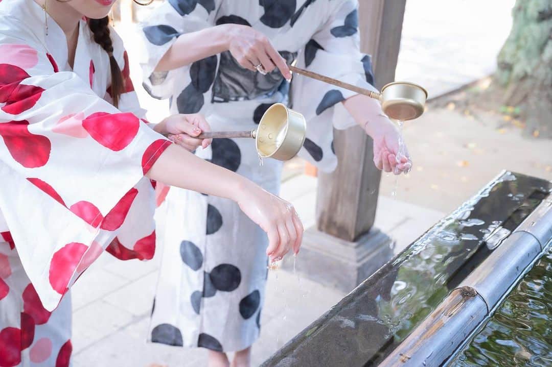 相良朱音さんのインスタグラム写真 - (相良朱音Instagram)「リンクコーデ可愛すぎる💗 これでお祭りとか行ったら最高に楽しいんだろうな🥰🥰  着付け、ヘアメイク、撮影はきものサロンポルポさん！ （　@polpo_kimono ）  ポルポさんのプランは着物に、小物に、ヘアになんとプロの撮影までついてくるのじゃ！！  自撮りじゃ限界があるからプロの方に素敵に撮ってもらえるの最高のプランすぎる！！  カップルプランもあるから これでデートして思い出残すのも素敵🌈🌈  #きものサロンポルポ #浴衣 #浴衣街歩き #川越 #相良朱音  #小柳歩」9月21日 16時40分 - sagara_akane