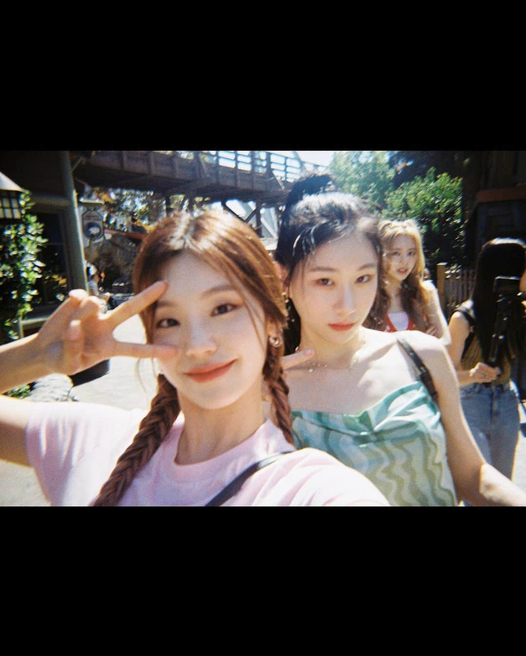 ITZYさんのインスタグラム写真 - (ITZYInstagram)「[LA@ITZY📸] LA에 나타난 퀸갓제너럴 있둥이들👀❤  Today 7PM @ Mnet  Today 8PM @ M2 YouTube 🎬 youtu.be/py3PtjnO64g  #ITZY #MIDZY #LA에있지 #LA_ITZY」9月21日 18時01分 - itzy.all.in.us