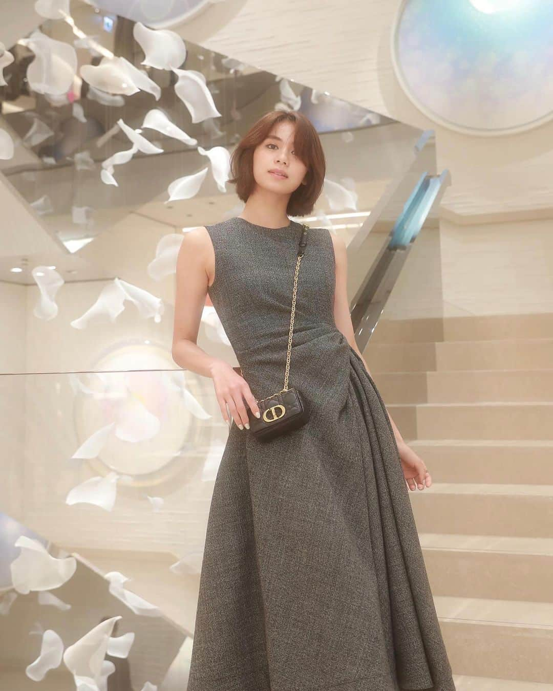 佐藤晴美さんのインスタグラム写真 - (佐藤晴美Instagram)「HOUSE OF DIOR GINZA Re-Open 9.21  Wearing a beautiful dior dress👗💓  リニューアルされた店内には様々なアートが展示されており、 画家の大庭大介氏がメゾンのために特別に制作した 桜の花モチーフの壁画がとても美しく繊細でした✨  #DIOR  #HOUSEOFDIORGINZA」9月21日 19時25分 - sato_harumi__official