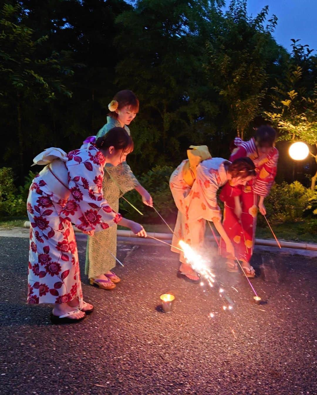 秋元真夏さんのインスタグラム写真 - (秋元真夏Instagram)「.  花火🎆  #乃木恋」9月21日 22時39分 - manatsu.akimoto_official