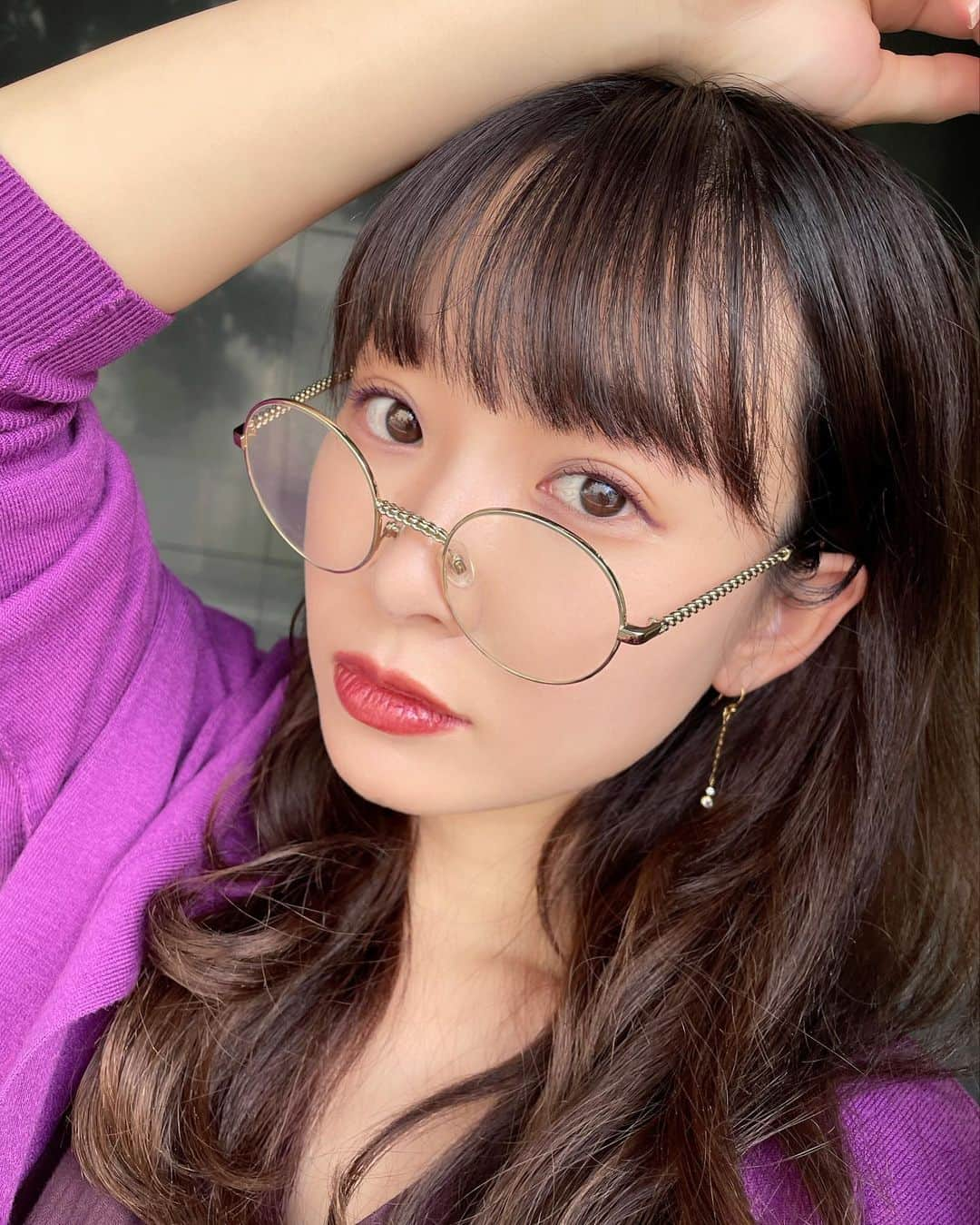 西川瑞希（みずきてぃ）さんのインスタグラム写真 - (西川瑞希（みずきてぃ）Instagram)「めがねちゃんCODE♡風が冷たくなってきて季節の変わり目を感じるねっ  ワンピースにさらっとカーディガン、丁度よかった☺︎最近よく履いてるローファーも合わせやすくて◎  ✔️お洋服詳細はタグ付け🏷しています  #autumnfashion #code #onepiece #cheriemona #秋コーデ #秋色 #カーディガン #大人コーデ #シンプルコーデ #ローファー」9月22日 11時58分 - mizuki_nishikawa_