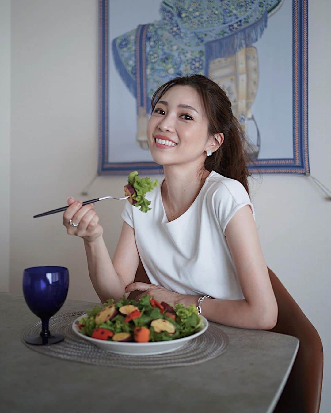 喜田彩子さんのインスタグラム写真 - (喜田彩子Instagram)「サラダを沢山食べることが増えました🥗 ⁡ MCTオイルで食べるととってもおいしくてハマっています。 ⁡ MCTオイルは無味無臭なので どんなお料理とも相性がよく スープやヨーグルトに入れたり パスタにかけても◎ ⁡ MCTはほかの脂肪酸と違って吸収が早い✨ 腹持ちも良く、効率的なエネルギー源！！ ⁡ ダイエットのサポートにとってもお勧めですよ❤️ ⁡ ⁡ #MCTオイル #MCT #ダイエット #ボディメイク #脂肪燃焼 #MCTオイルダイエット #体質改善 #ダイエット方法 #ダイエット法 #タイアップ #MCTプラスコンソーシアム」9月22日 12時42分 - ayacokida