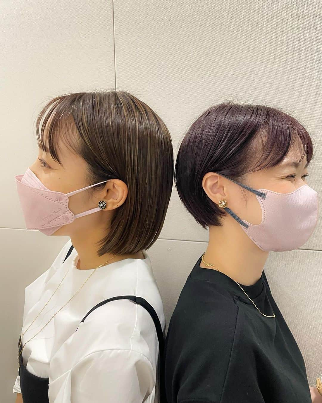 新井恵理那さんのインスタグラム写真 - (新井恵理那Instagram)「YouTube洋服の青山コラボでおなじみのゆうちゃんとメイクの鬼頭さんには、色違いのお花です♪ 気に入ってすぐ付けてくれて嬉しかった(o^^o) #アクセサリー #水引 #水引アクセサリー #イヤカフ #手作り #新井恵理那 #centforce」9月22日 16時57分 - elina_arai