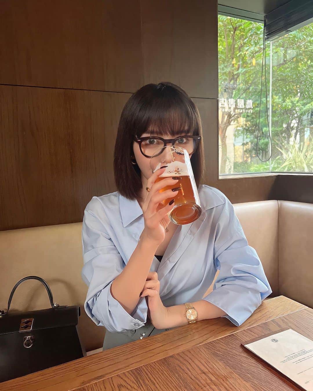 梯真奈美さんのインスタグラム写真 - (梯真奈美Instagram)「ぷは〜〜〜🤍 休日の夕方に飲むビールほど至福な瞬間はないのです🤤  たまらんなぁ。🤍  夜は会社の仲間たちと 美味しいディナーにナチュールワイン  ほっこりする皆んなと楽しいひと時でした🥰 いつもありがとうだよ🤍🤍🤍  #至福のひととき #代官山蔦屋 #ウラエビス」9月22日 20時47分 - official_manami
