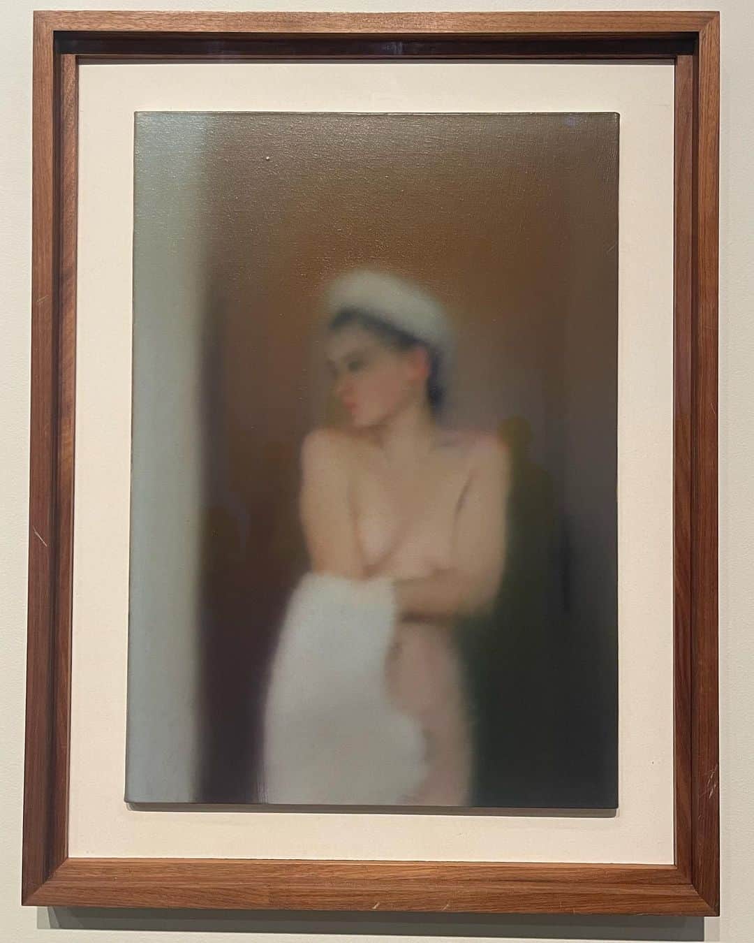 野崎萌香さんのインスタグラム写真 - (野崎萌香Instagram)「He is the artists i adore.  おんとし90歳になるリヒターの作品、 初期作から最新のドローイングまで 約120点が一貫しつつも多岐にわたる 60年の画業が所狭しと並んでいました。  東京国立近代美術館にて 見ることが出来ます。  一番好きなアーティストの フォトペインティングのシリーズの中でも 大好きなポートレート作品を 沢山見ることが出来て感無量です。  #GerhardRichter」9月23日 3時21分 - moeka_nozaki