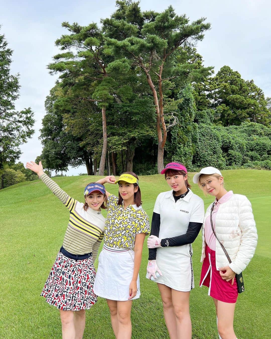 庄司ゆうこさんのインスタグラム写真 - (庄司ゆうこInstagram)「仲良しメンバーでゴルフ⛳️🏌️‍♀️❤️ この日降水確率50%以上あったけど全く降らずで帰りの車に乗った瞬間雨降ってきたー笑 ホントいつも天気には恵まれてるわ🥺💓 この日は @pumagolf プーマのスニーカー✨✨ とにかく履きやすさ抜群でゴルフシューズ3足あるけど全部puma‼️ ゴルフシューズどこのメーカー買ったらいいか悩んでる方には絶対オススメ⭐️ 寒くなるまではゴルフいっぱい行きたいなぁ⛳️💓 #ゴルフ#ゴルフ女子 #ゴルフウェア#パーリーゲイツ#ゴルフシューズ#puma#pumagolf#pgm総成ゴルフクラブ #ゴルフ日和#晴れ女#ゴルフ好きな人と繋がりたい」9月24日 0時35分 - yuko.shoji