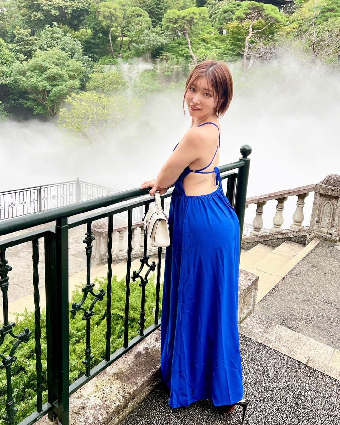 古河由衣さんのインスタグラム写真 - (古河由衣Instagram)「🟦💙👗 夏が終わってしまったね、このドレスもっと着たかったな、、🥲  #椿山荘 #シャンパンガーデン #夏の思い出 #ドレス」9月24日 11時53分 - furuyuistagram